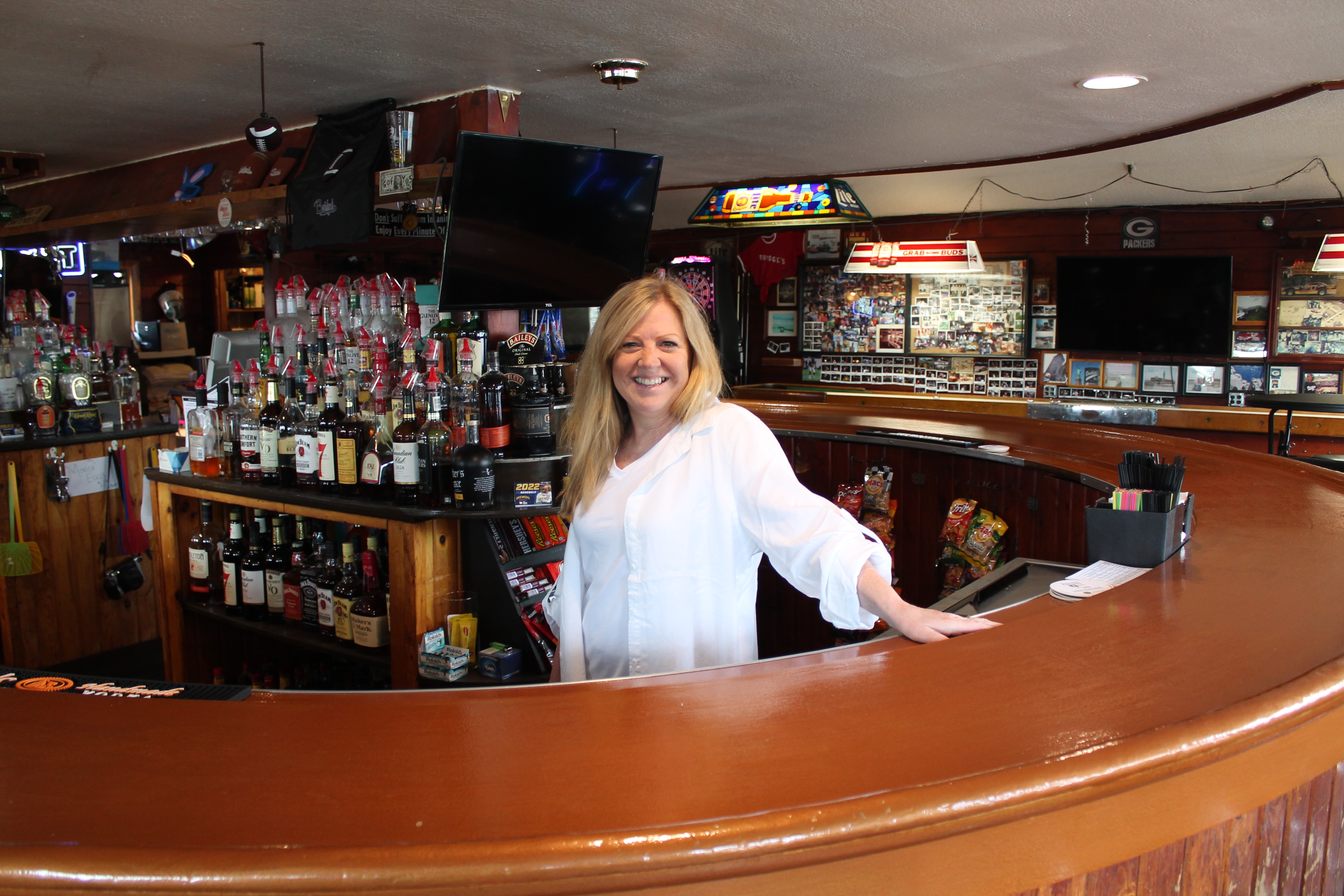 Lake Nebagamon tavern celebrates 75 years with summer of music - Vimarsana News