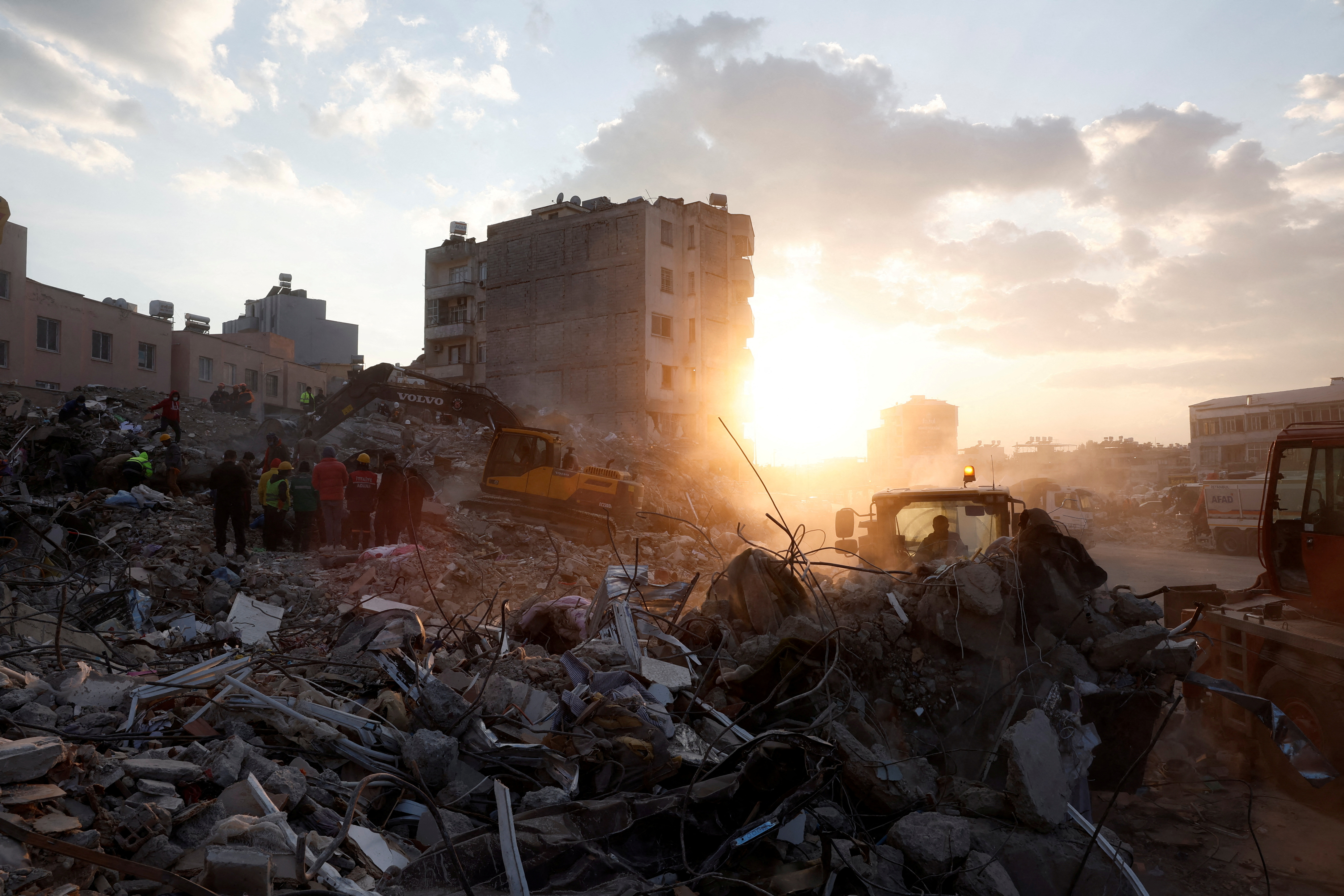 Survivors ever fewer in quake rubble of Turkey and Syria - Vimarsana News