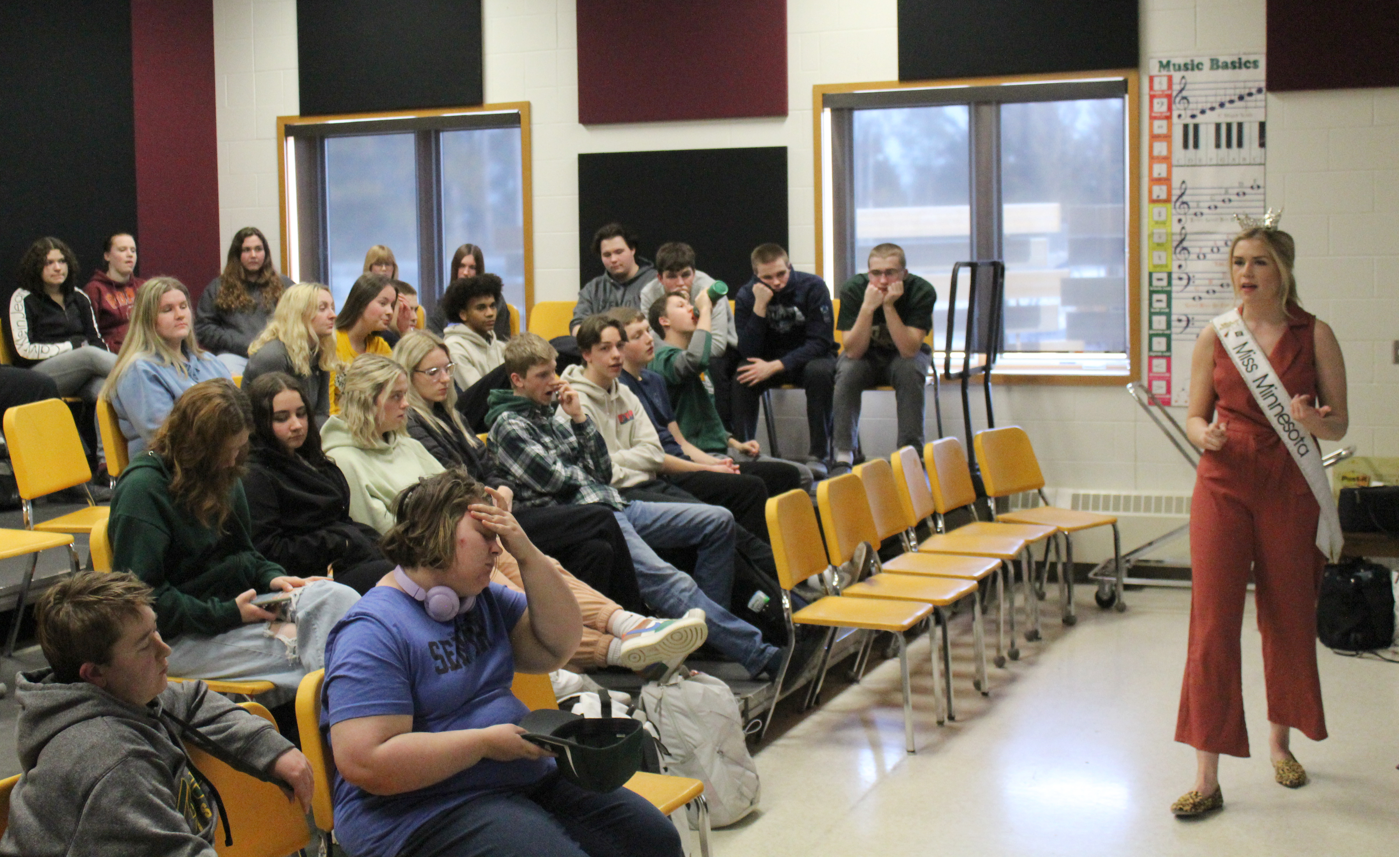 Miss Minnesota talks with area students about mental illness - Vimarsana News