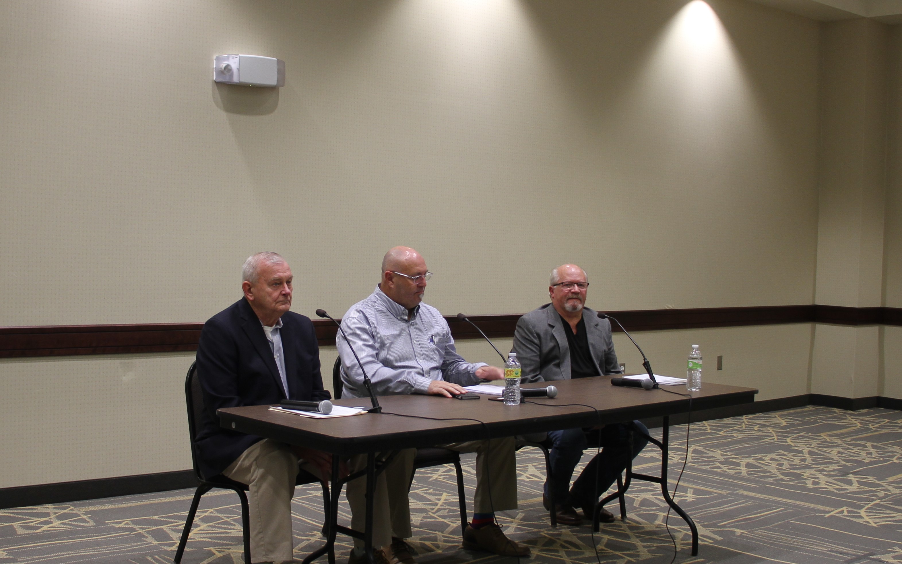 Economic development, making connections are major themes in Worthington mayoral forum - Vimarsana News
