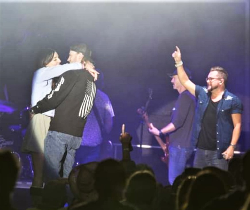 Eli Young Band's concert during Taste of Osakis was filled with surprises - Vimarsana News