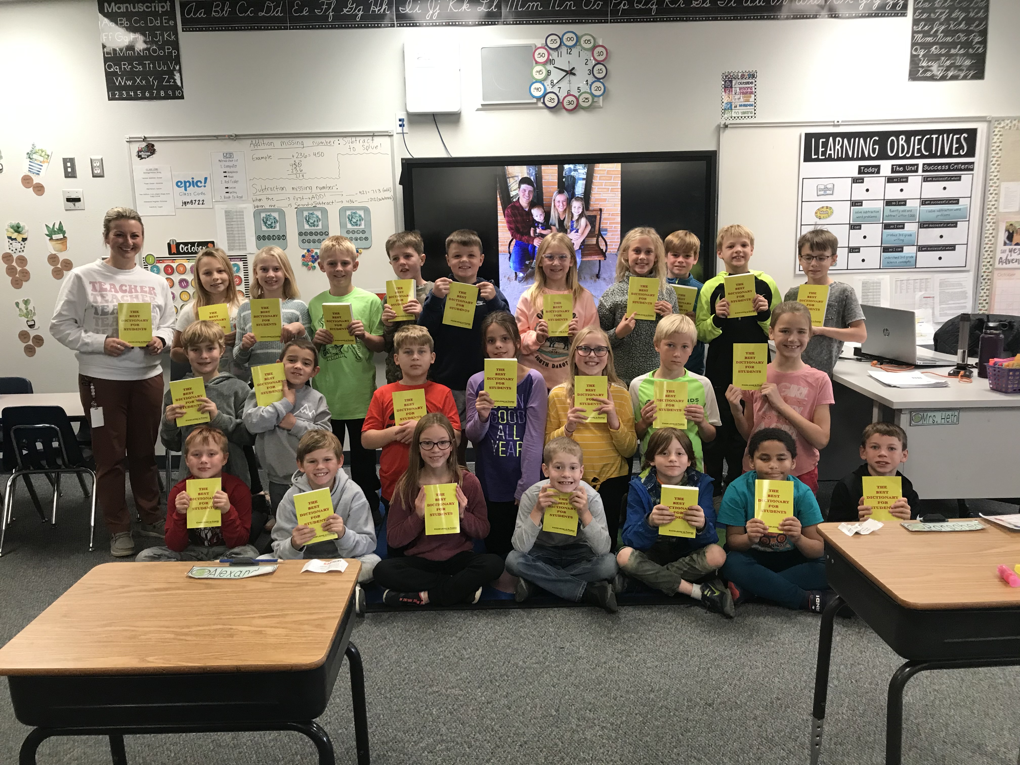 'A gift to fuel literacy': Rotary Club delivers books to local third graders - Vimarsana News