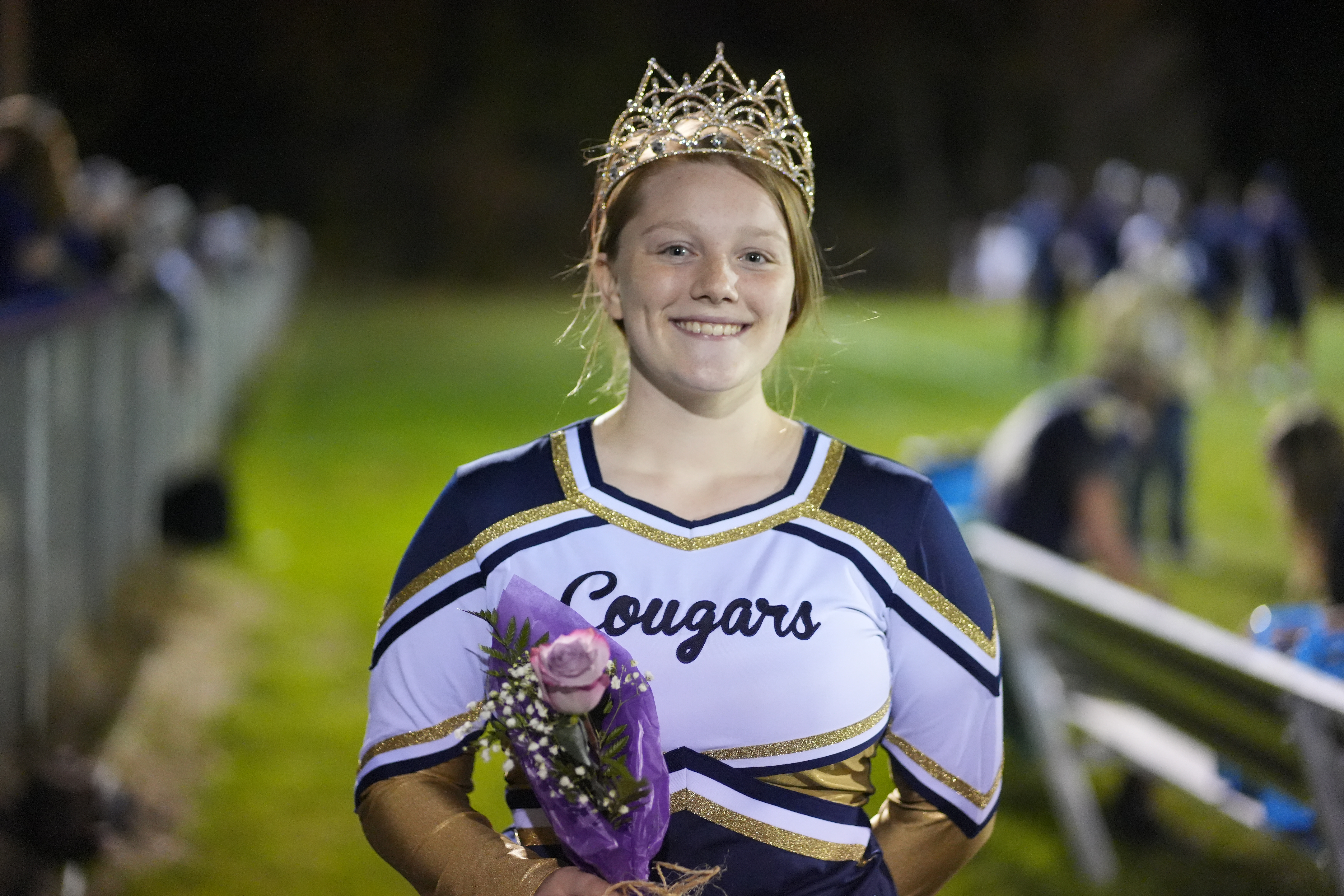 Heart River Cougars crown homecoming royalty, remember Rhonda Tooley - Vimarsana News