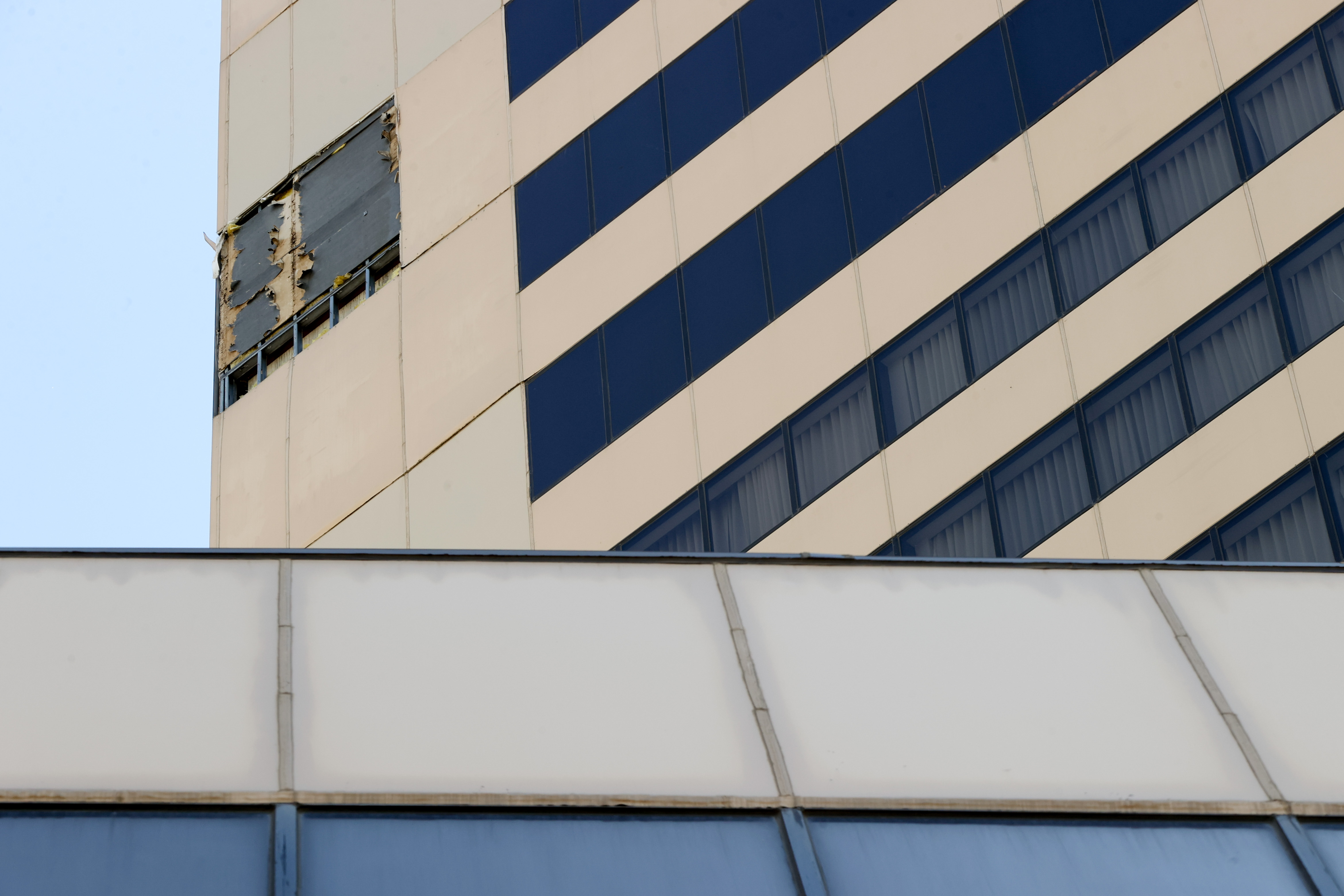 Fargo official urges downtown hotel to address falling panels - Vimarsana News