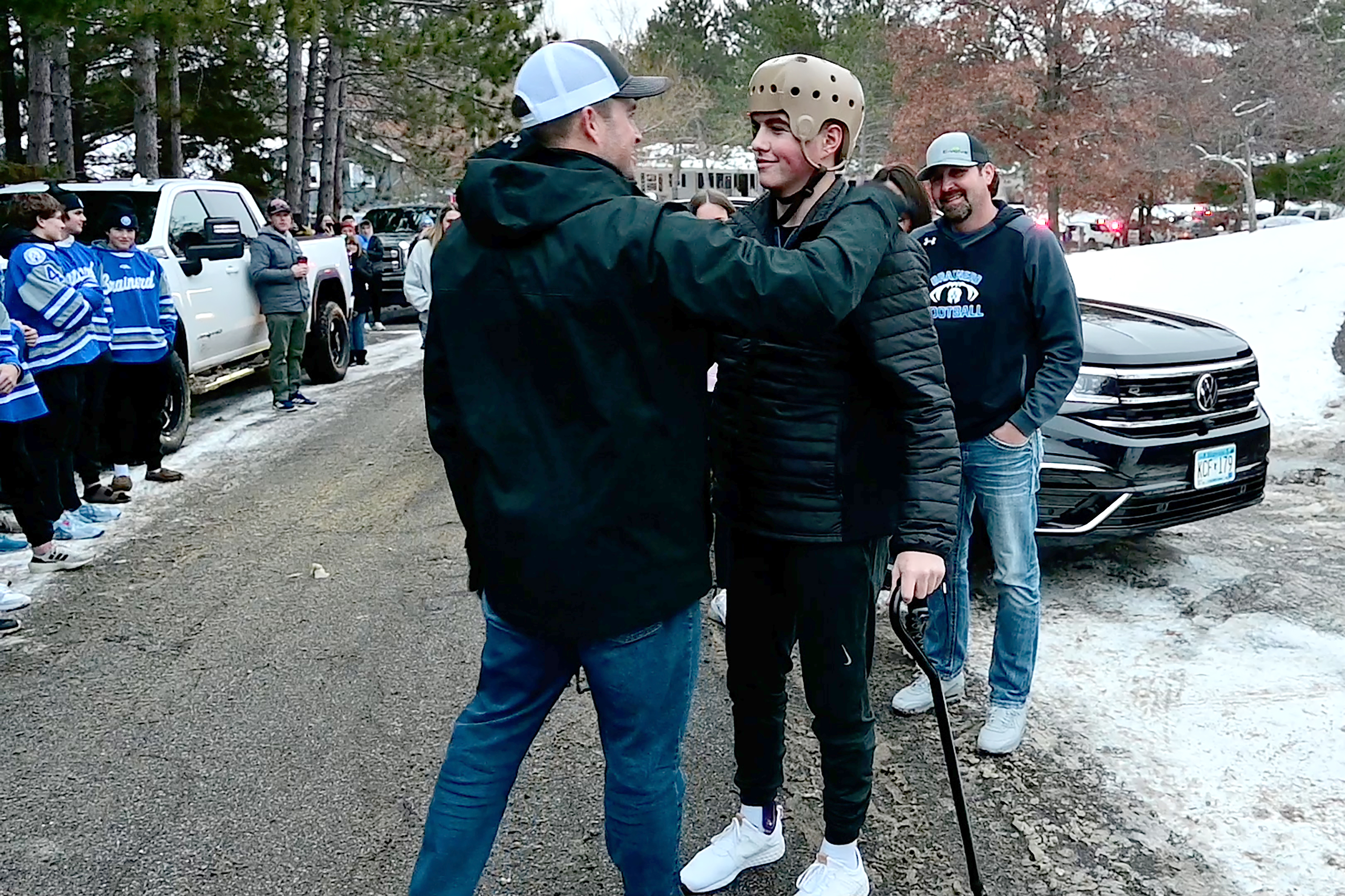 Conner comes home: Brainerd turns out to wish injured Warrior well - Vimarsana News