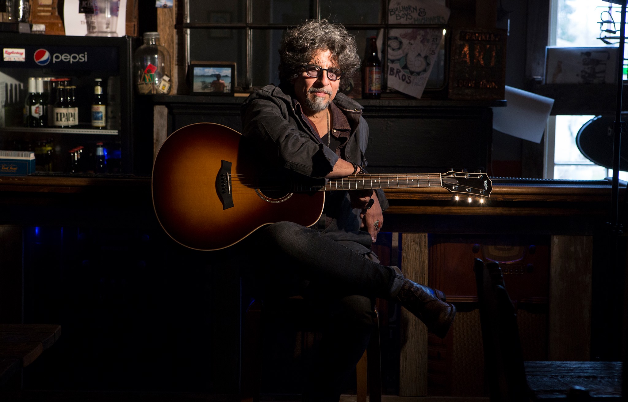 Headwaters Music and Arts set to host musician Dan Navarro - Vimarsana News