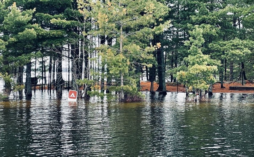 Border lakes still rising, flood goes on and on - Vimarsana News