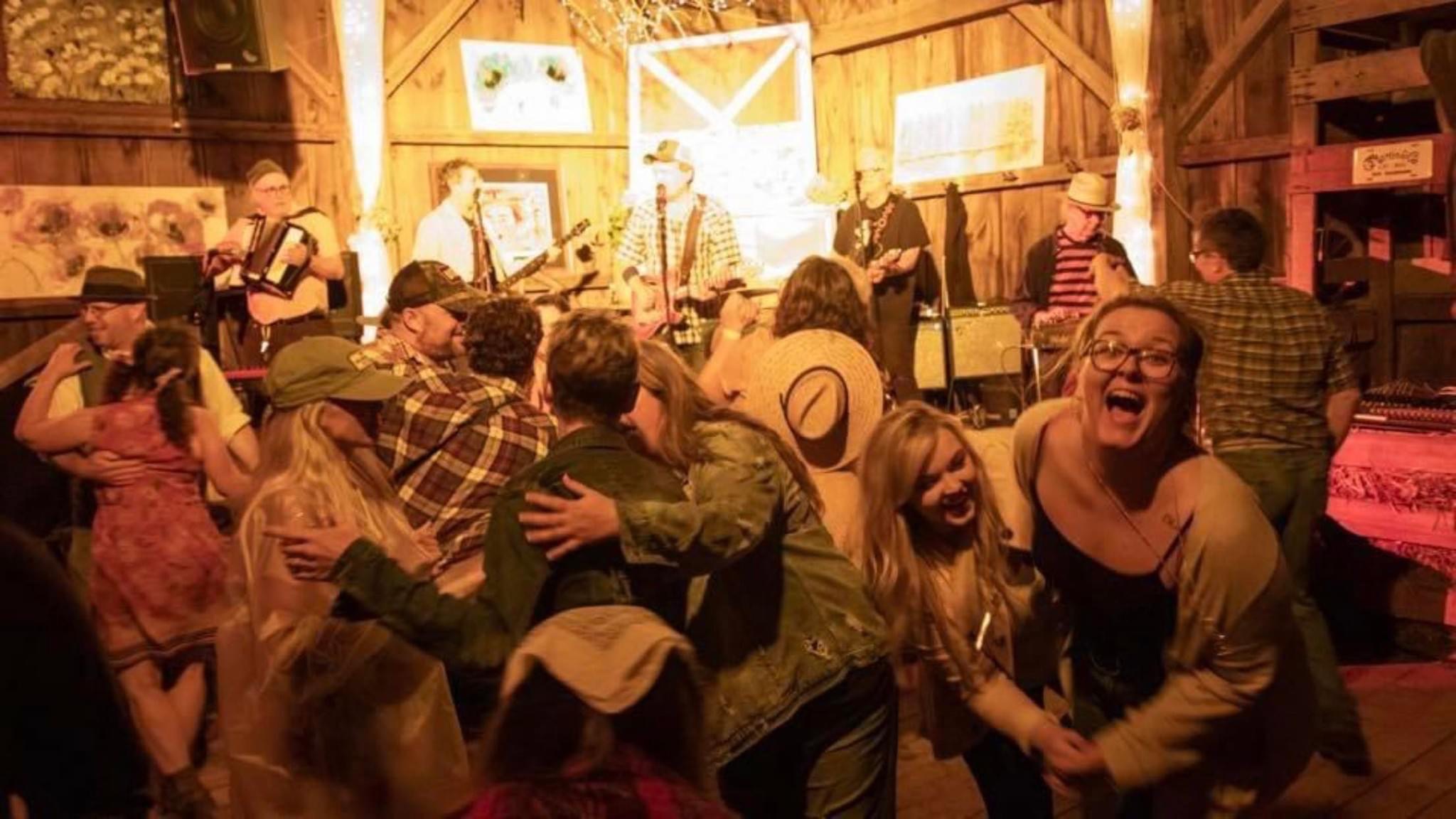 4 concerts in a 100-year-old barn - Vimarsana News
