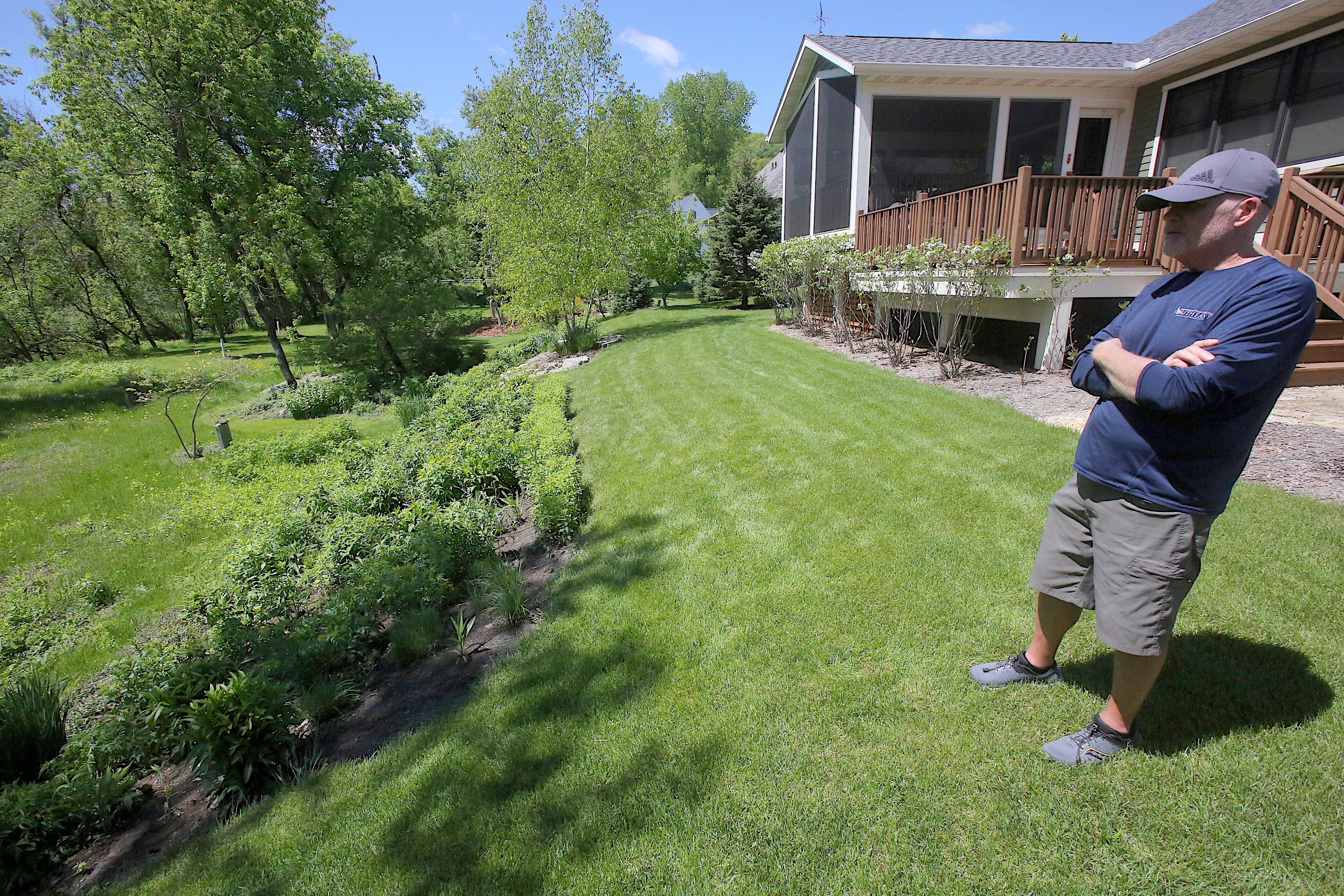 Can Winona pollinator corridor put endangered bees on road to recovery? - Vimarsana News