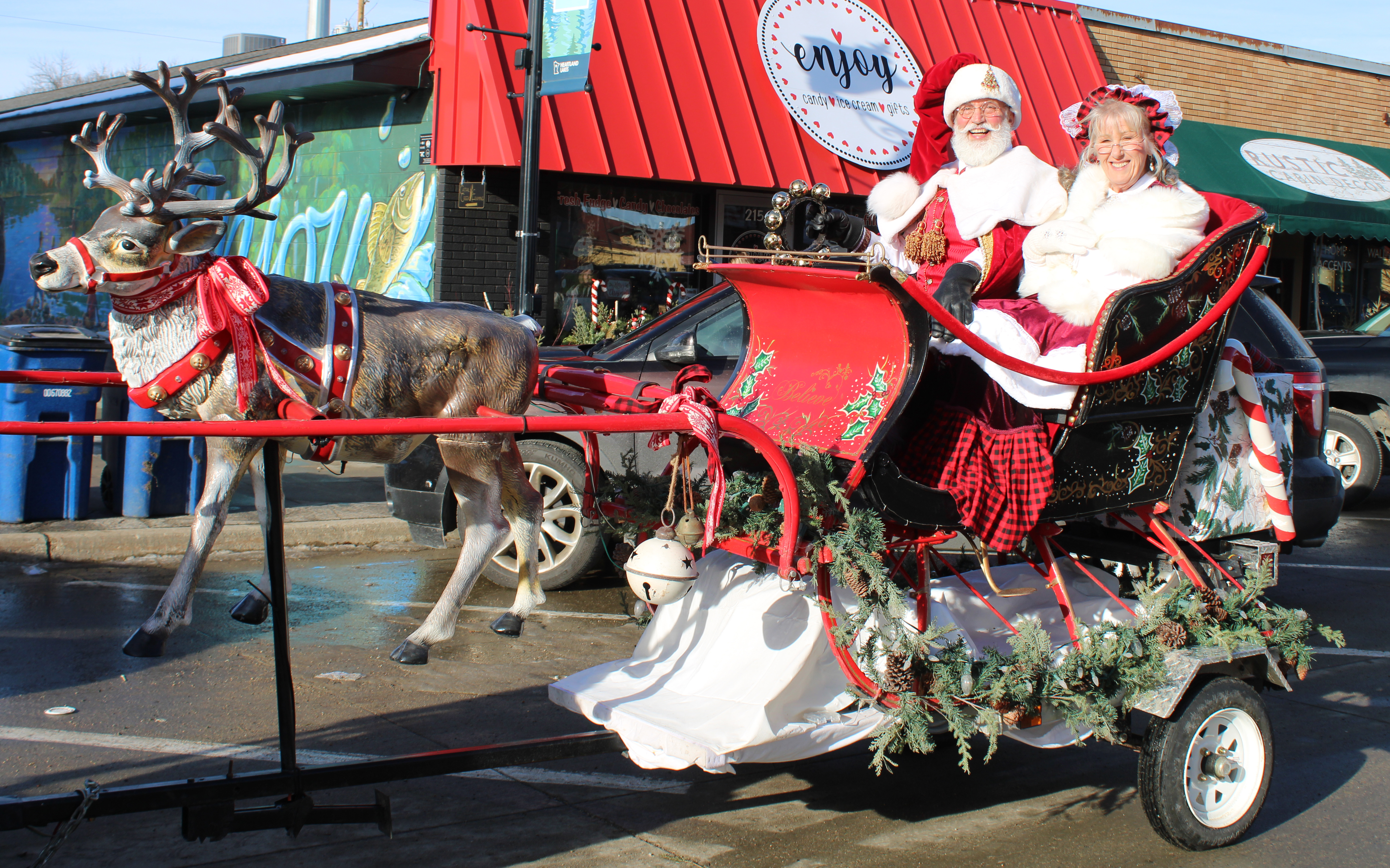 Santa Claus is coming to town on Saturdays - Vimarsana News