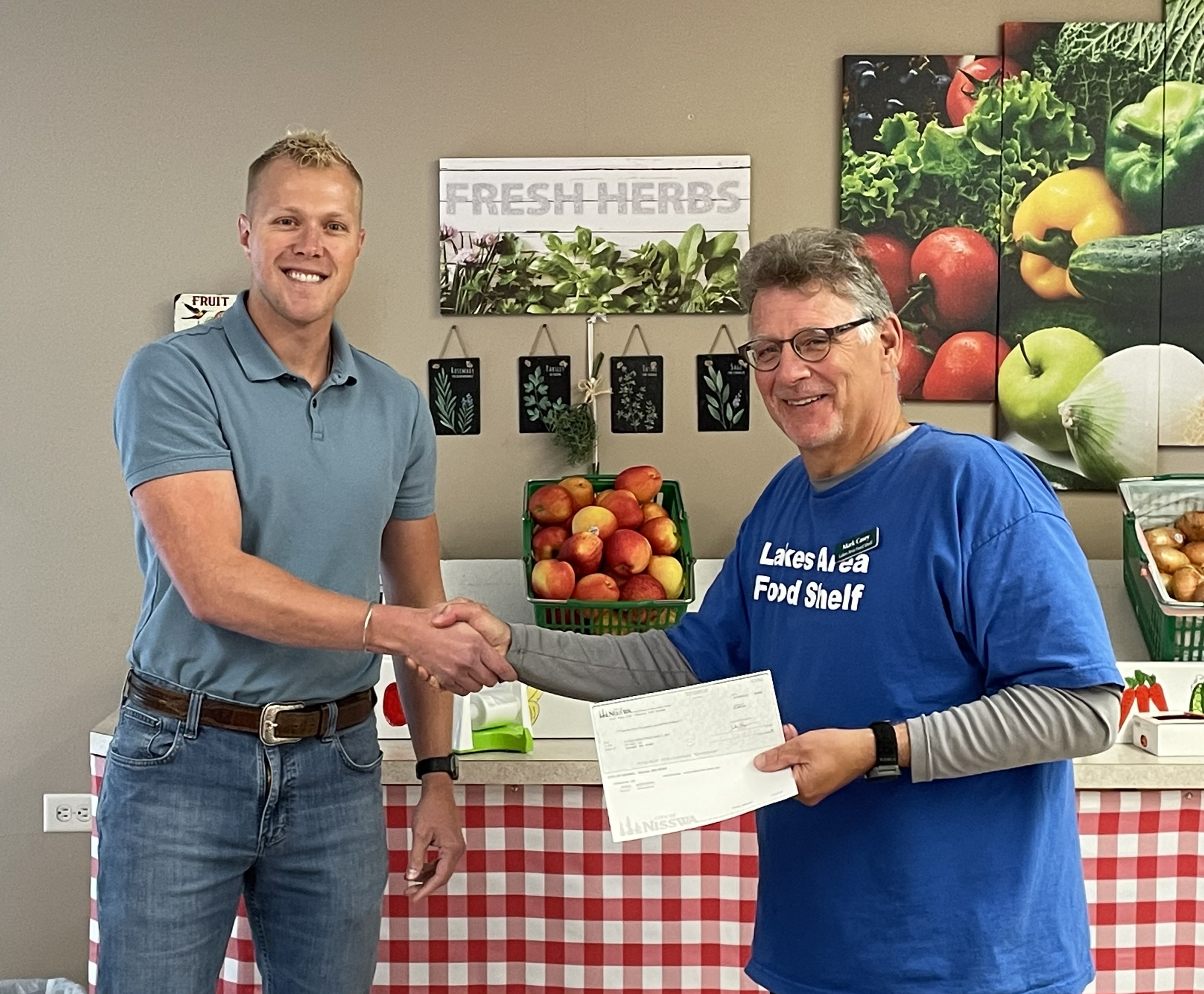 Nisswa's $25,000 donation helps food shelf in times of struggle - Vimarsana News