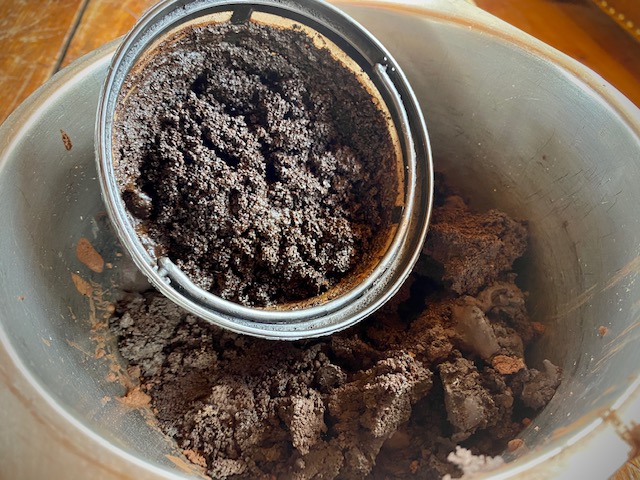 Don't throw out your used coffee grounds. Toss them in the garden instead - Vimarsana News