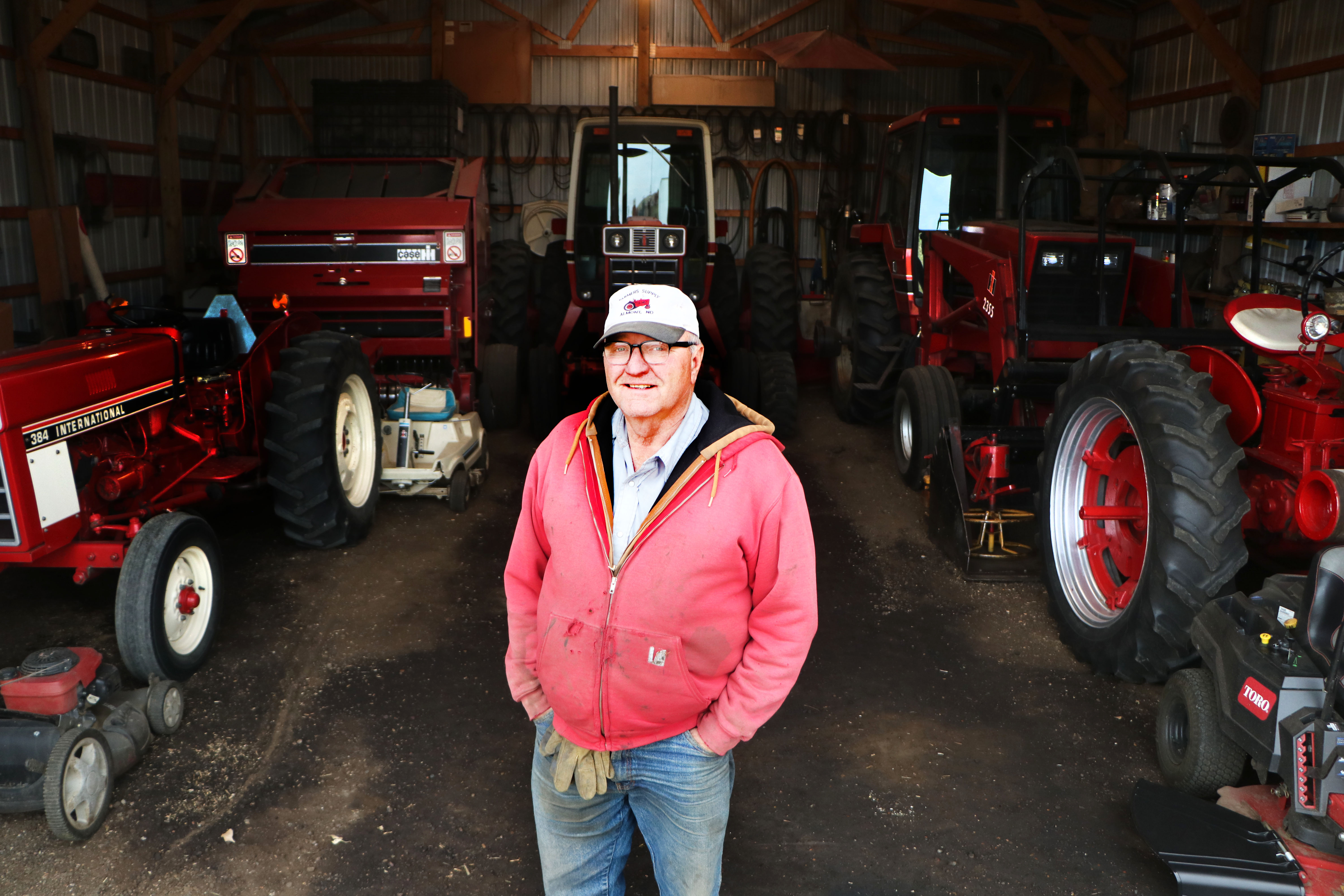 International Harvester enthusiast stays in the black by using decades-old red iron - Vimarsana News
