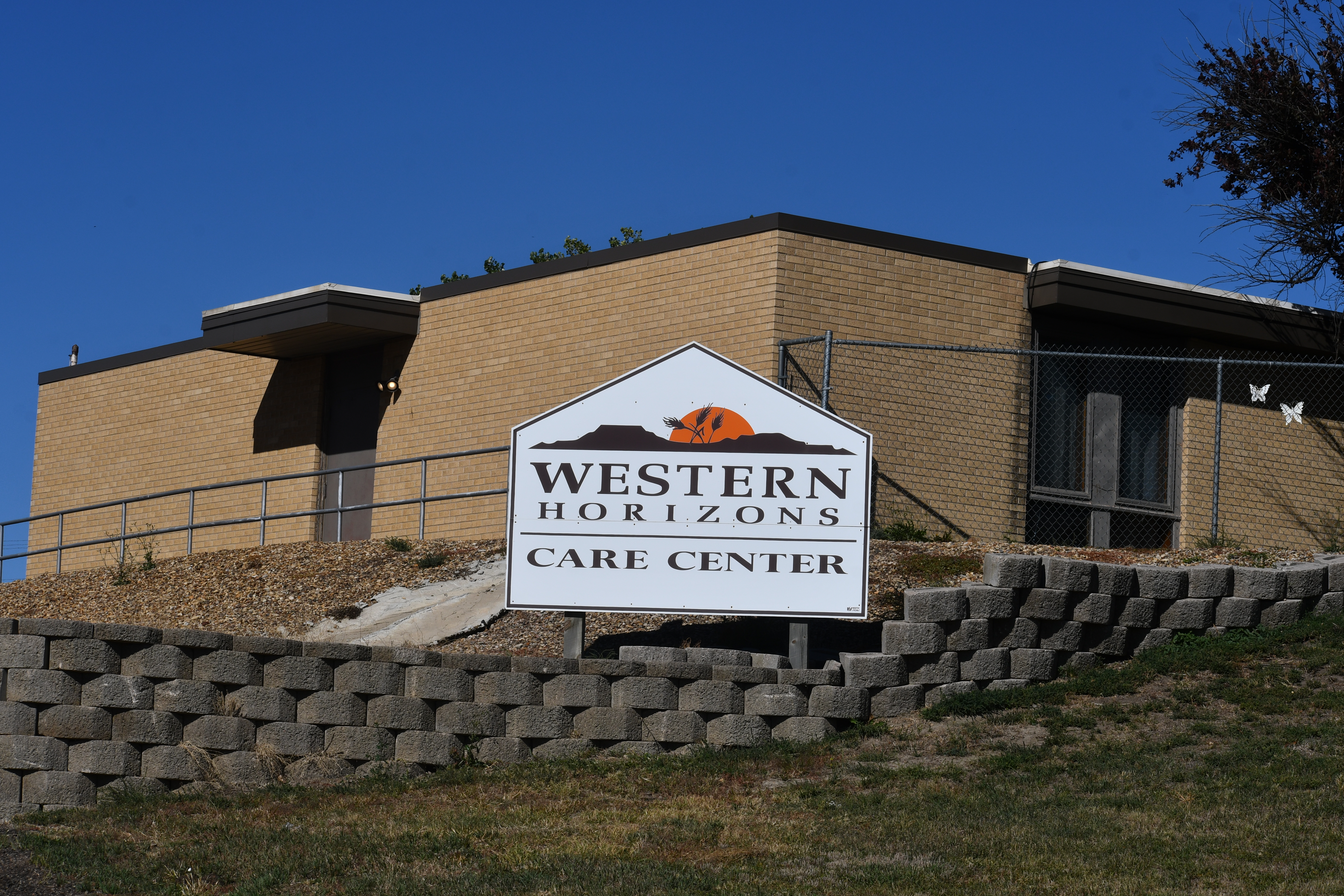 North Dakota nursing home employee charged for theft and distribution of prescription drugs from residents - Vimarsana News