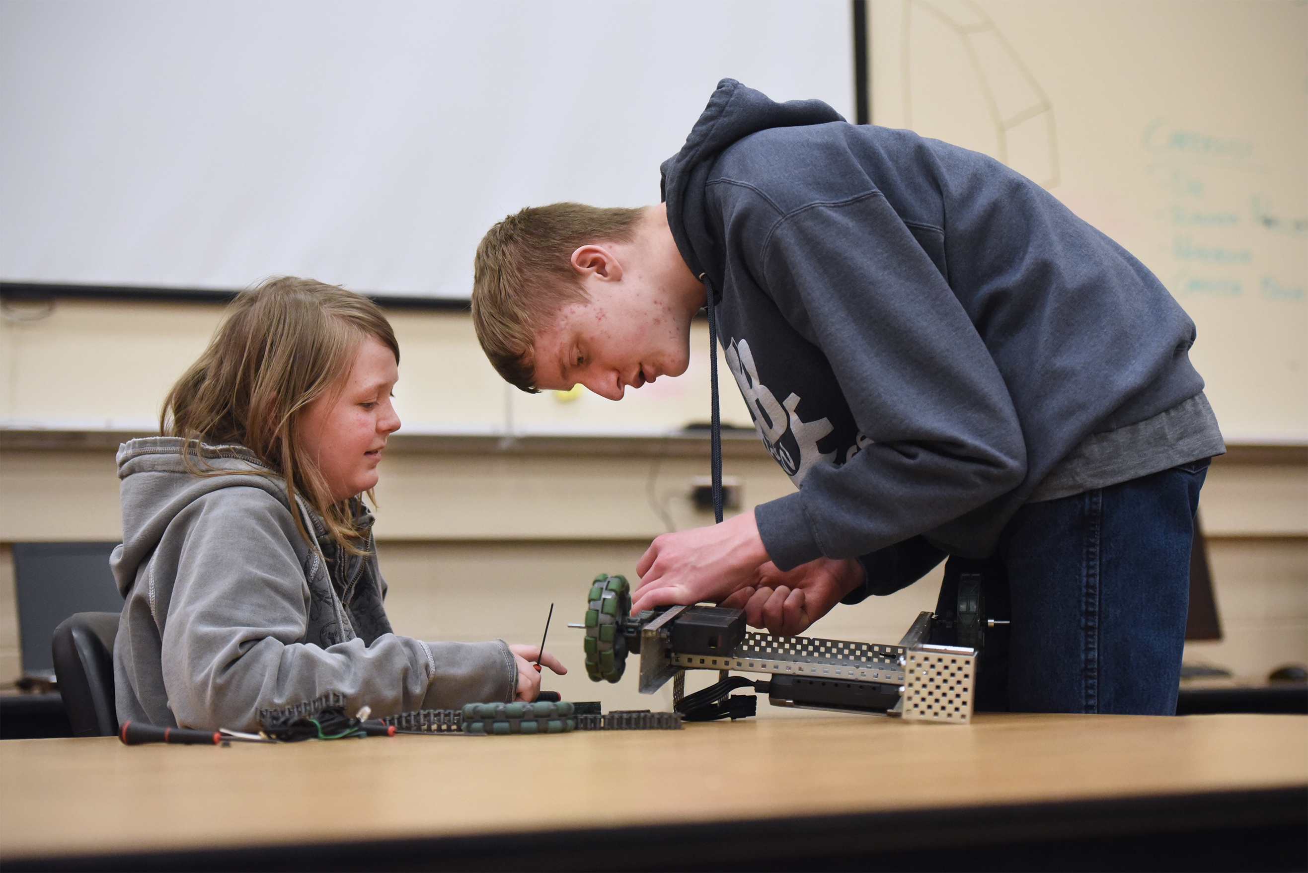 Bemidji Middle School robotics teams gear up for VEX Robotics World Championship - Vimarsana News