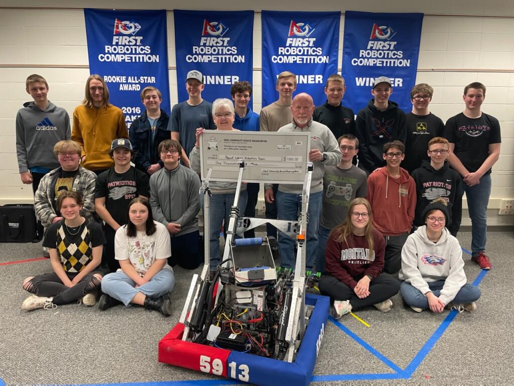 Ideal Community Service Organization donates to Pequot Lakes High School robotics team - Vimarsana News