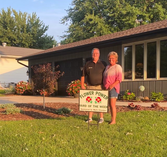 Aanensons are this week's Flower Power Yard of the Week honorees - Vimarsana News
