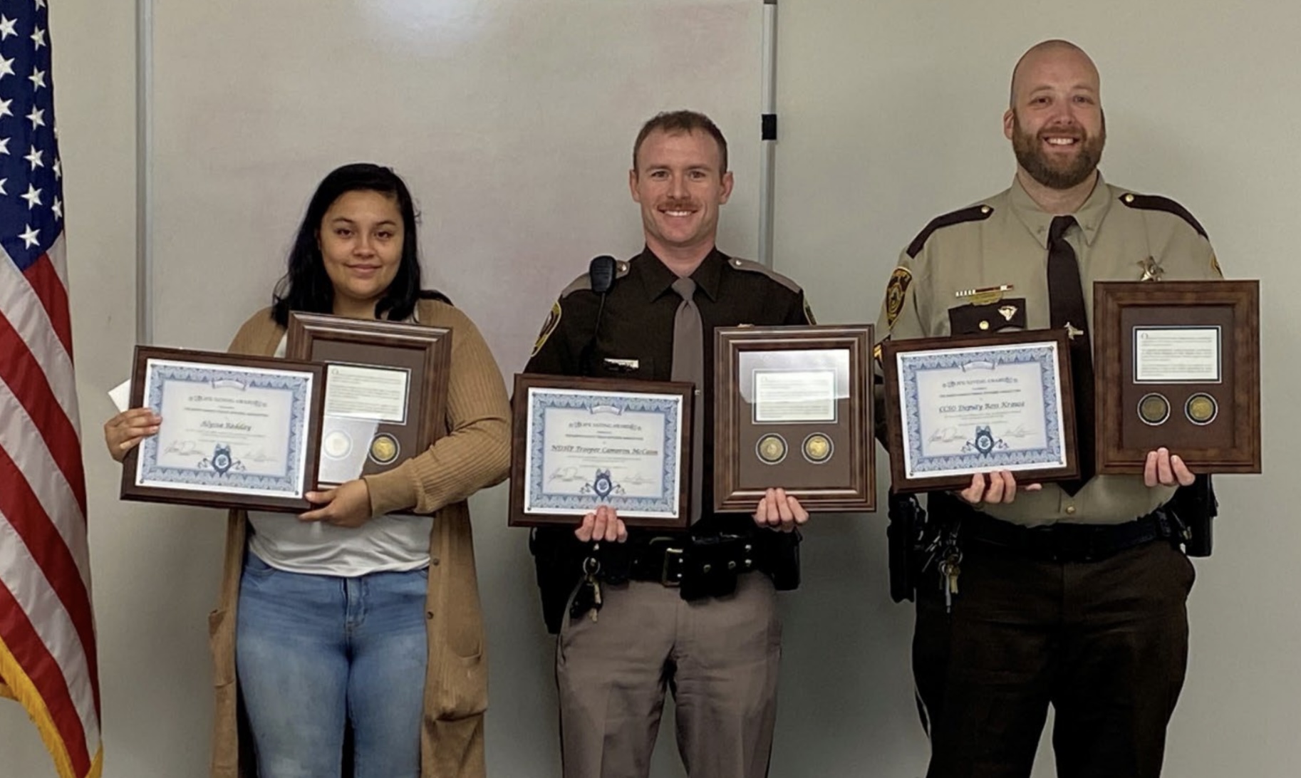 4 honored for saving man's life along I-29 south of Fargo - Vimarsana News