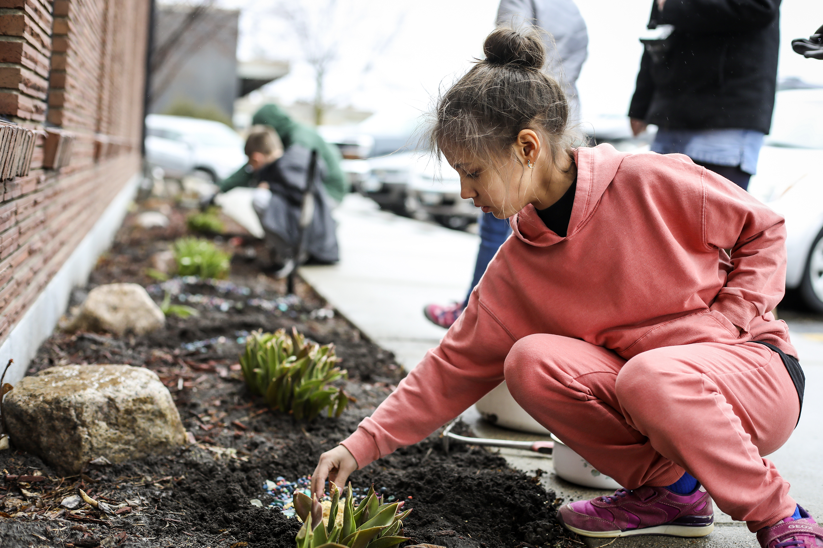 Energized for efficiency: Headwaters Music and Arts holds planting, painting Earth Day event - Vimarsana News