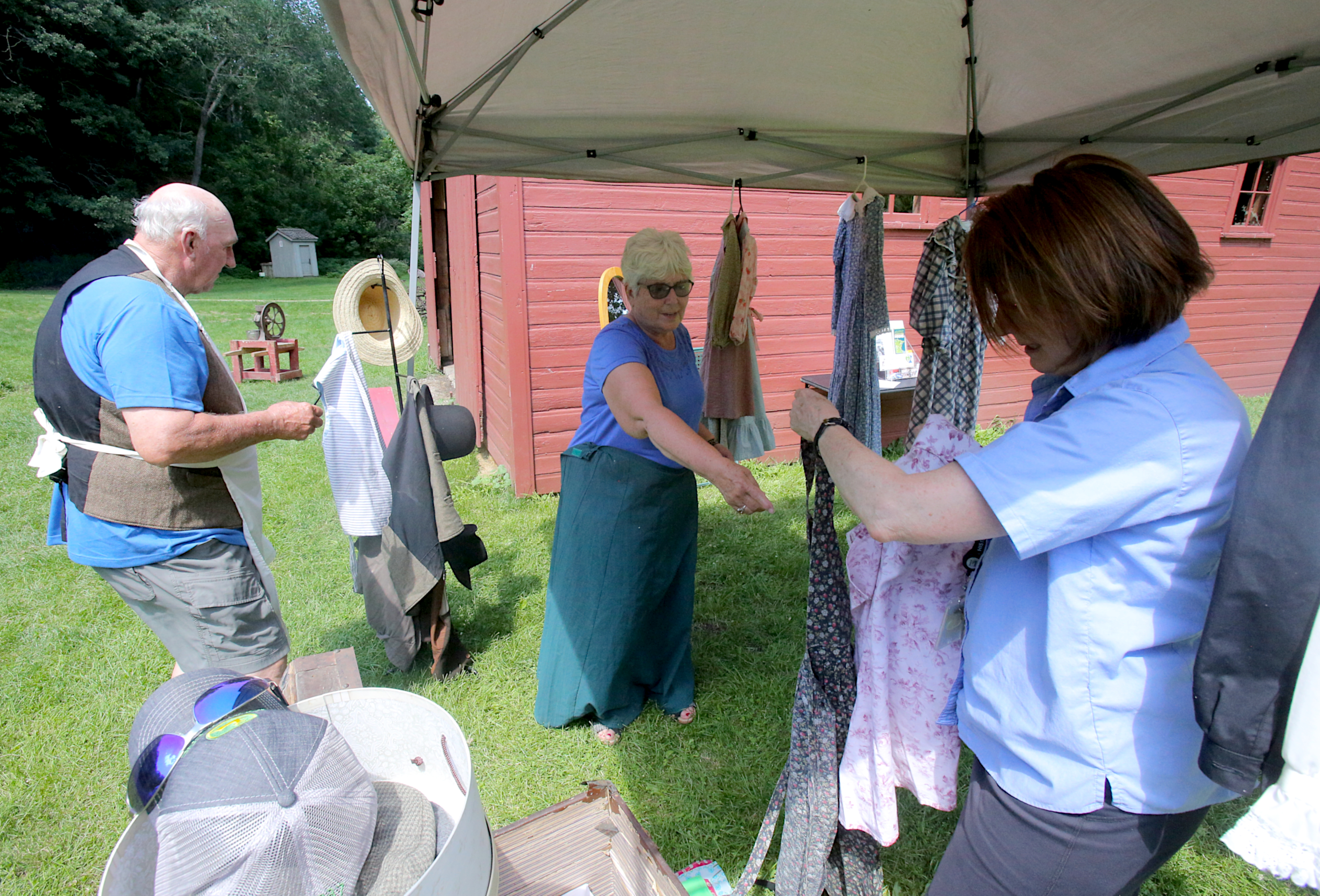 Dressing up in history at Forestville - Vimarsana News