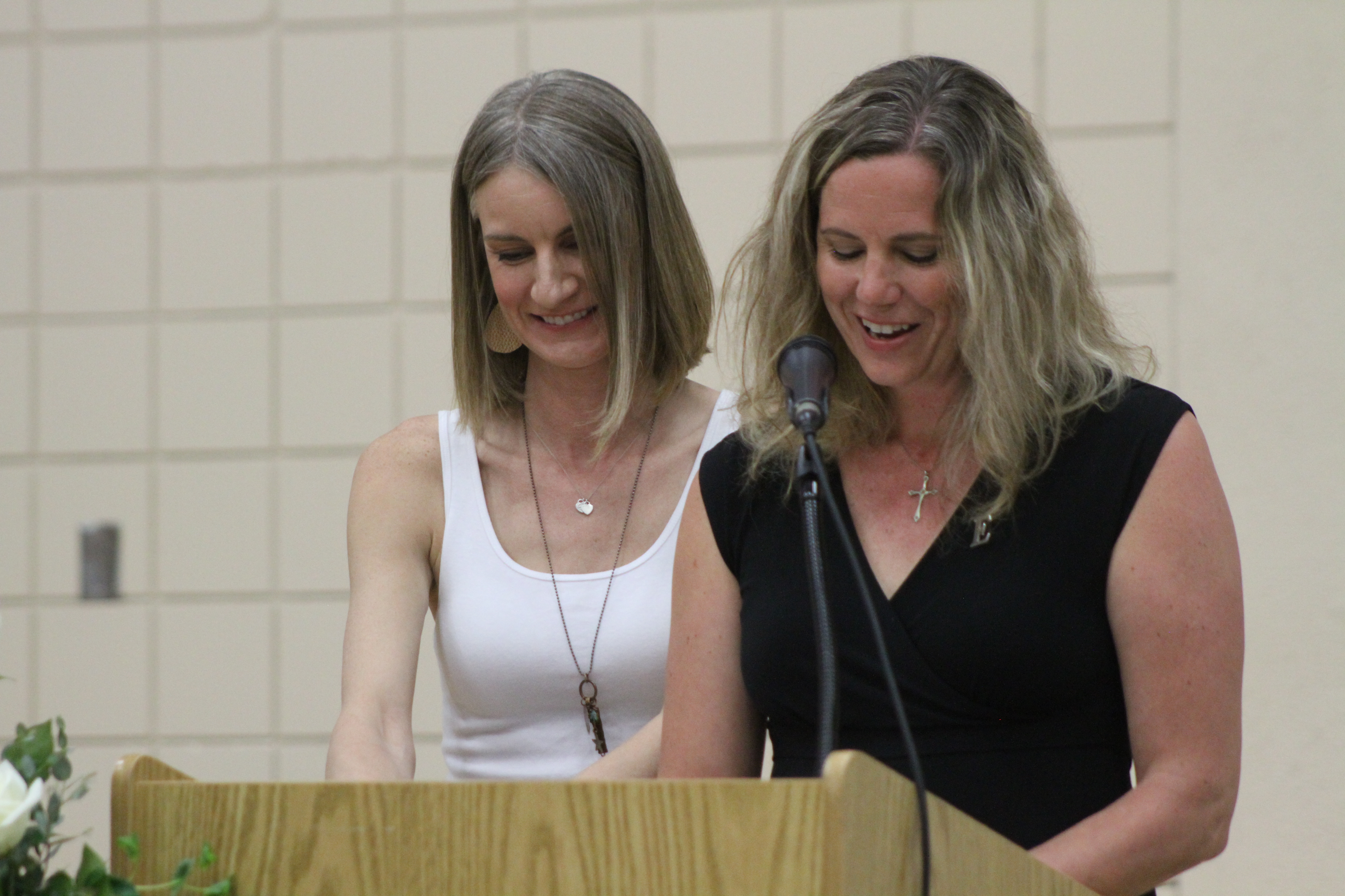 Two Pine River-Backus moms urge graduates to find their tribe and remember this community - Vimarsana News