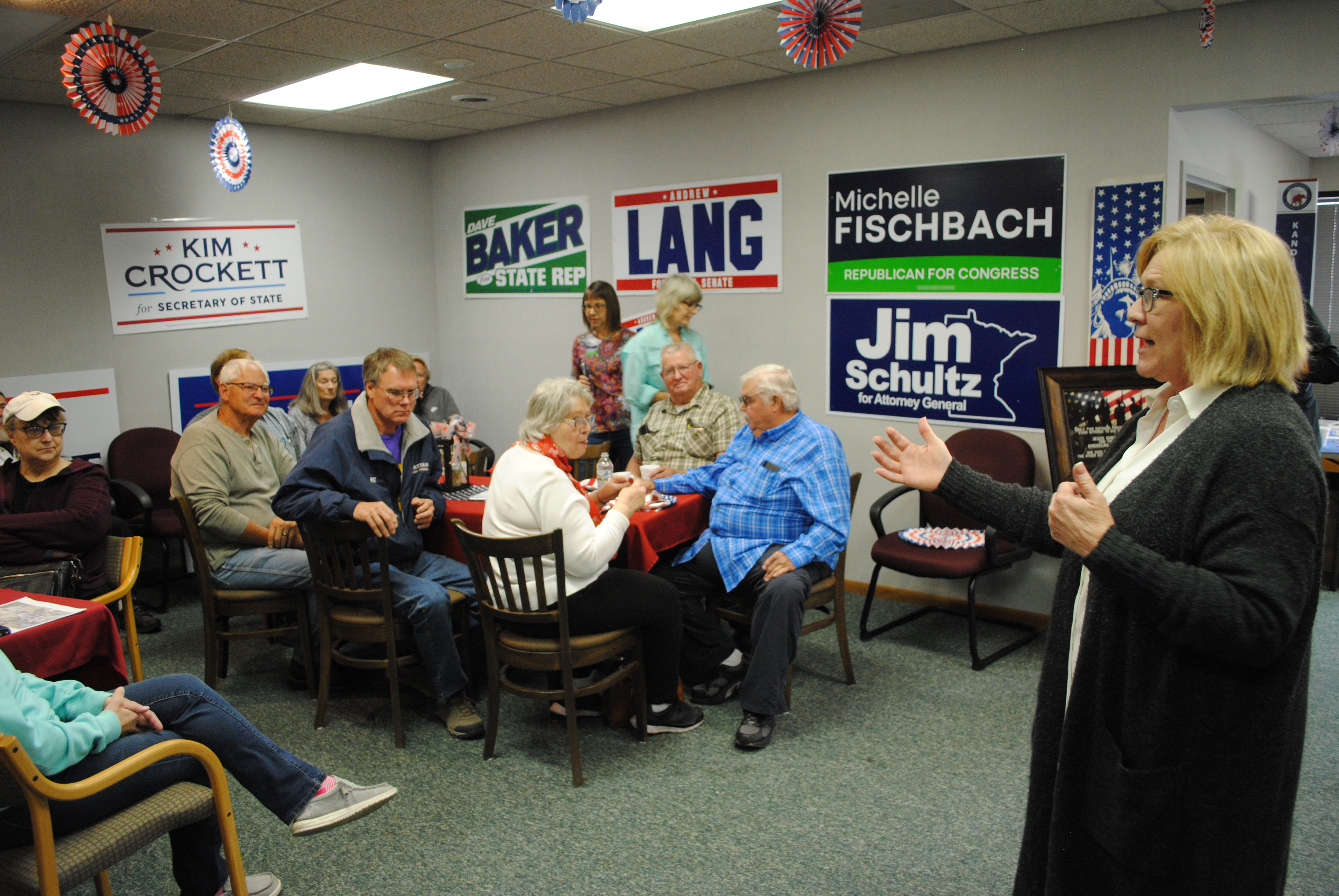 US Rep. Michelle Fischbach talks inflation, border security in campaign stop - Vimarsana News