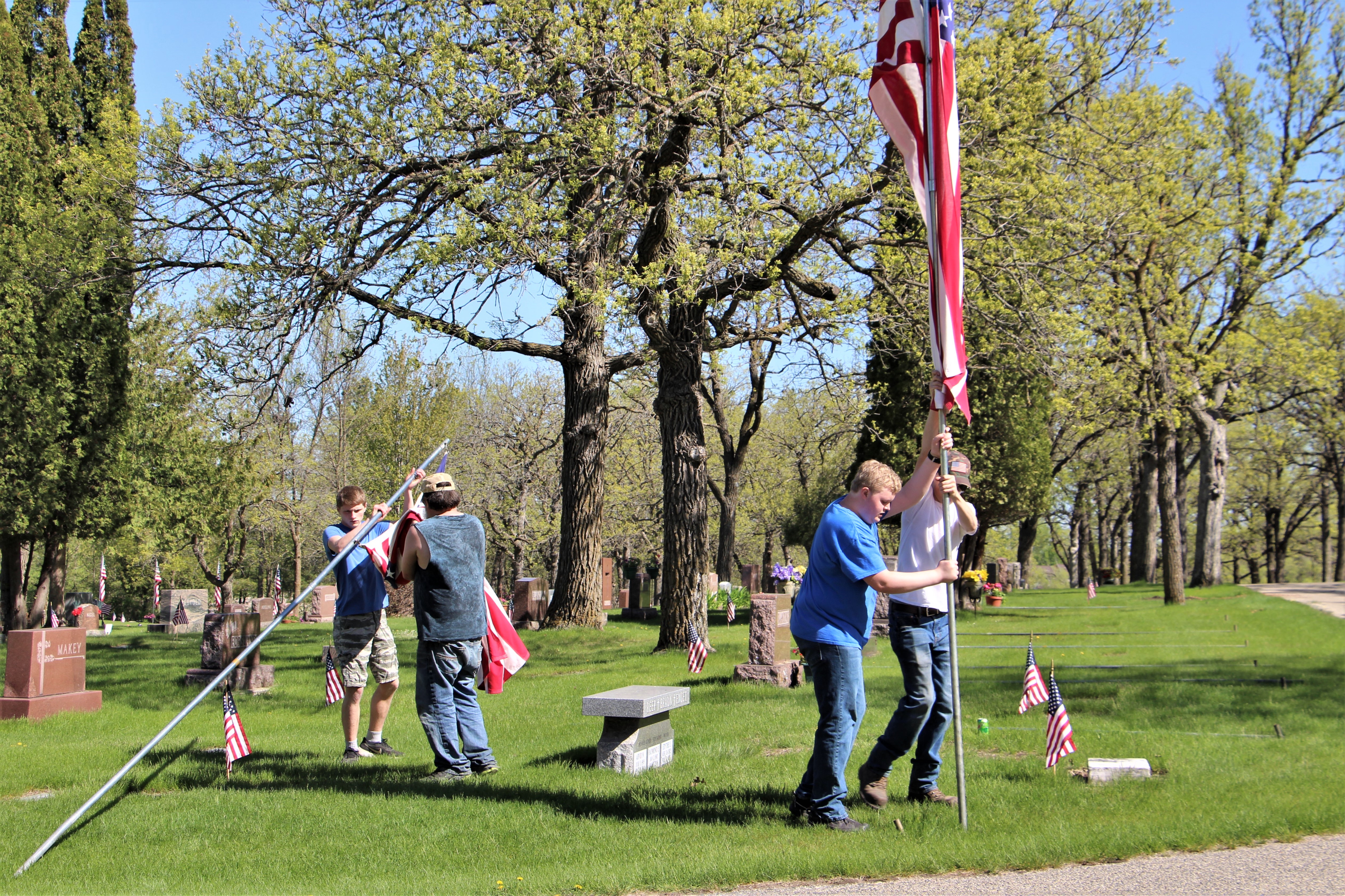 Avenue of Flags at Detroit Lakes' Oak Grove Cemetery is a 32-year Memorial Day tradition - Vimarsana News