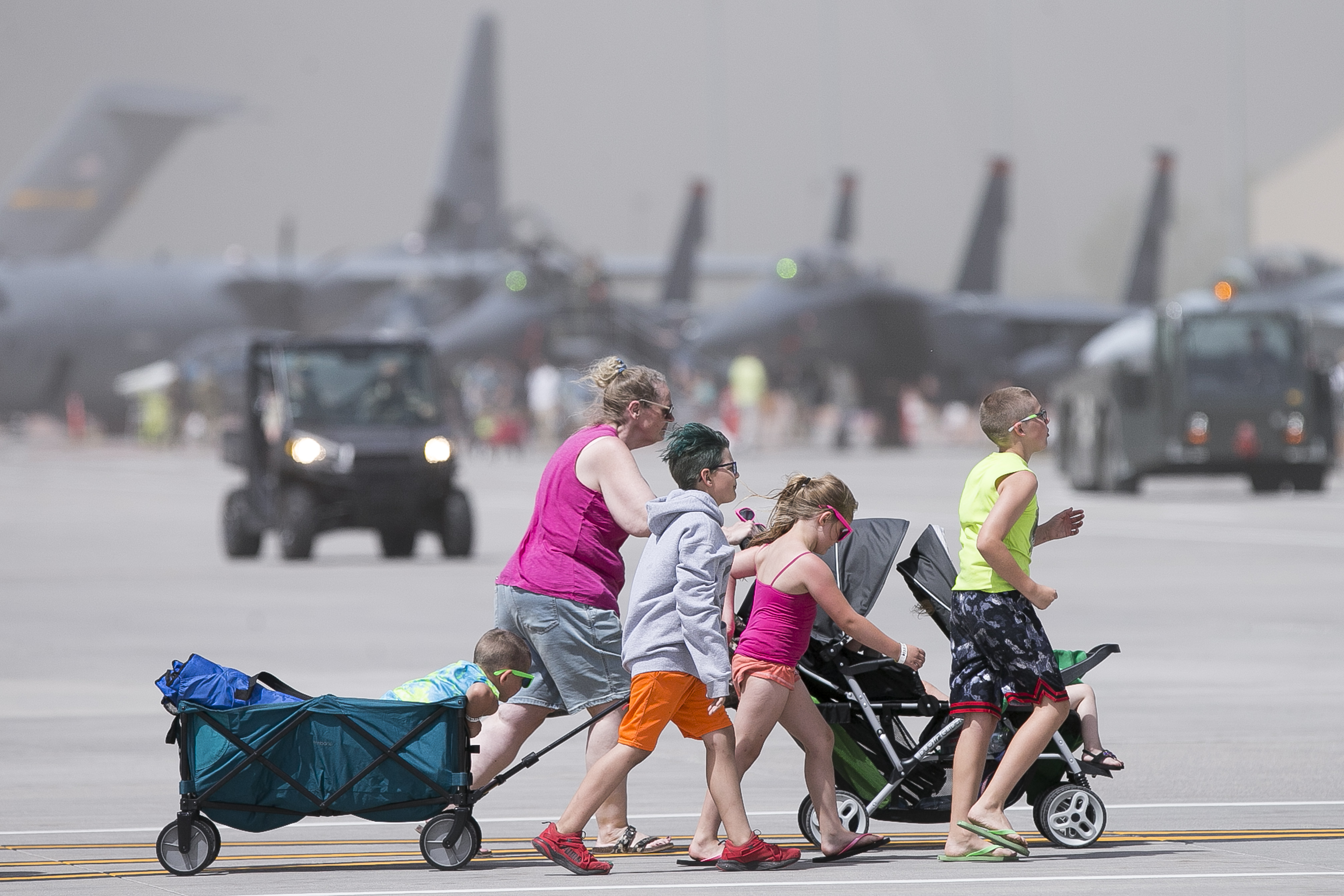 High winds cancel Thunderbirds performance, kick up dust in region - Vimarsana News