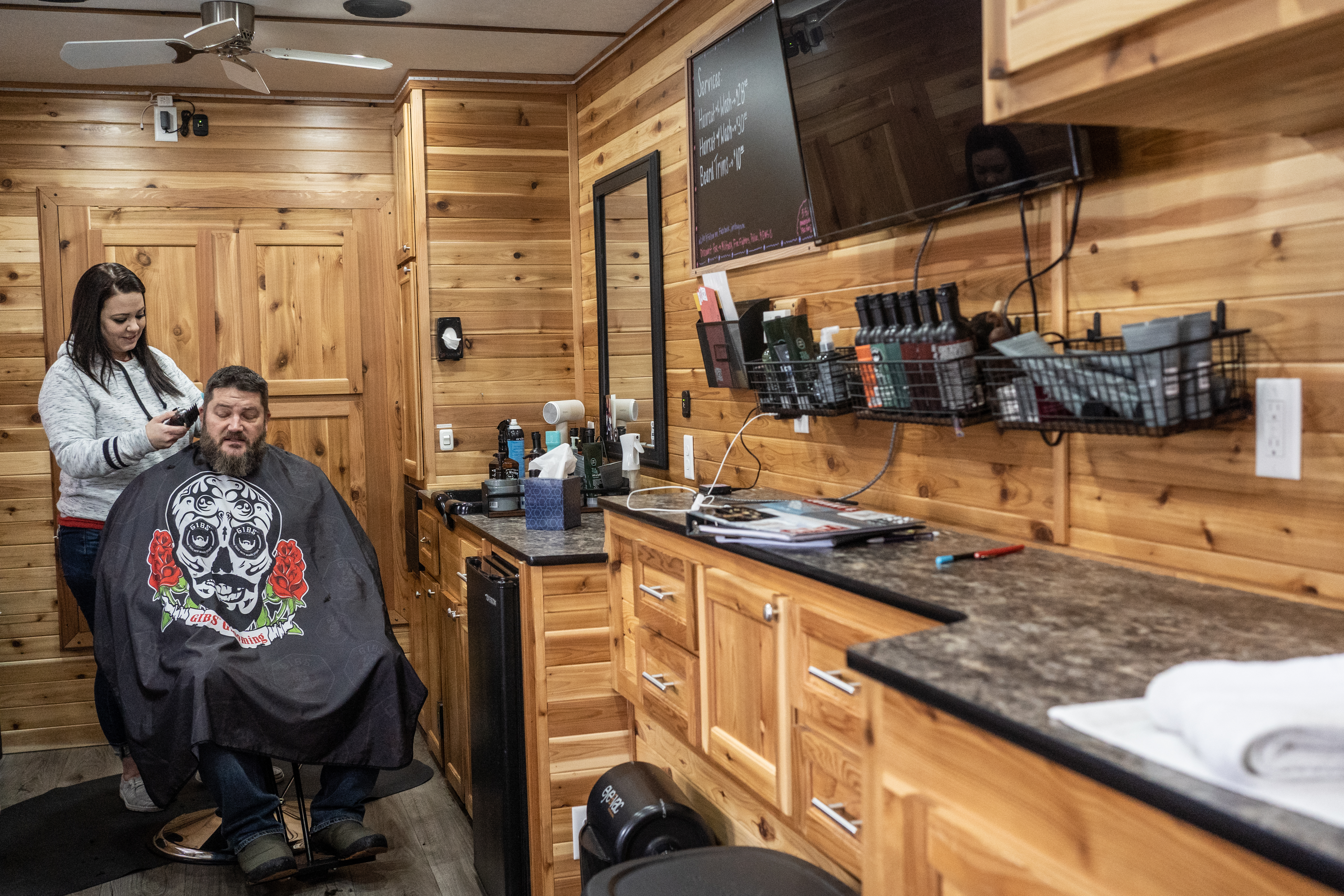 Kasson native is 'combing over' the Rochester area with her mobile hair salon - Post Bulletin | Rochester Minnesota news, weather, sports - Vimarsana News