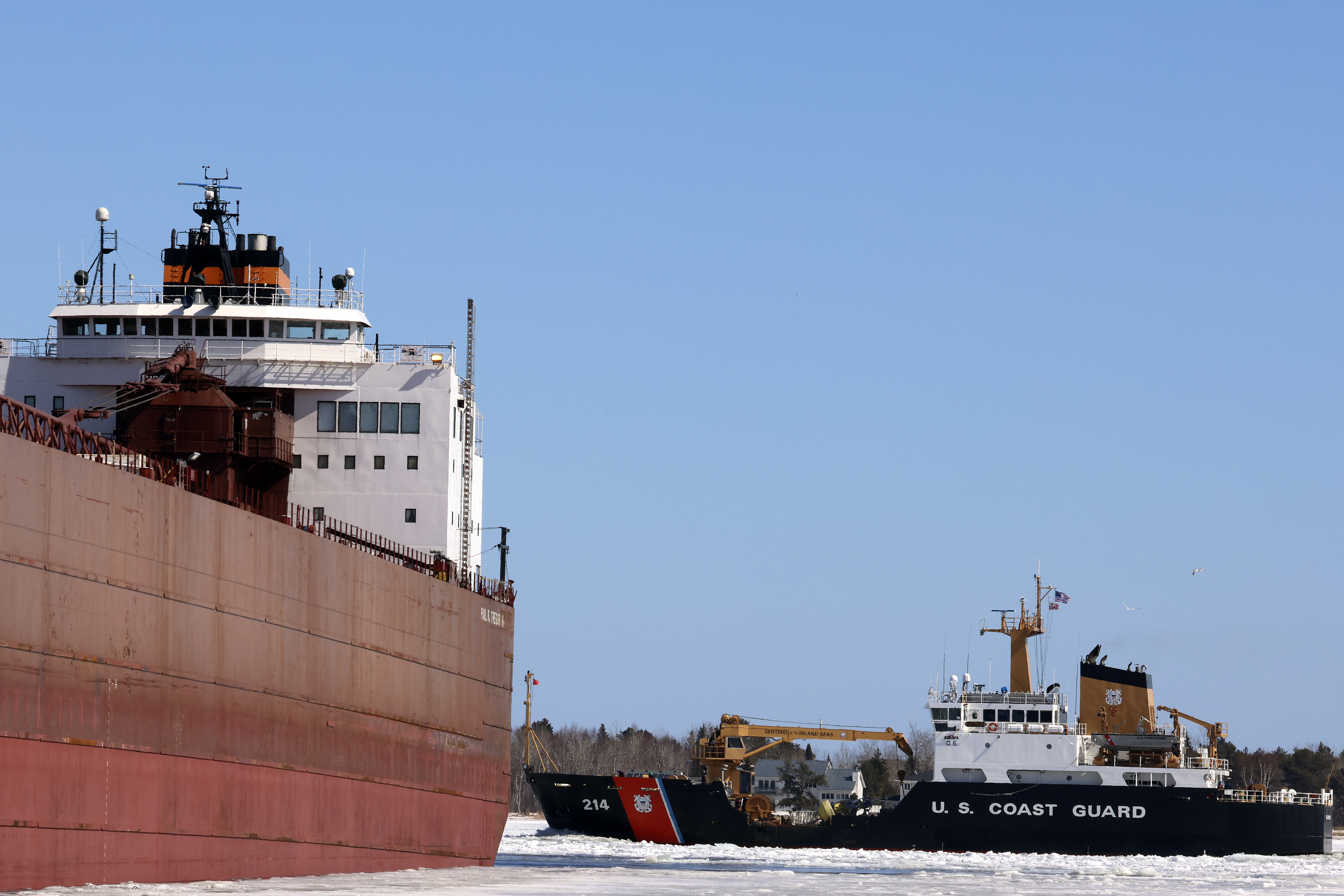 Lake Superior gale stops ore boats over weekend - Vimarsana News