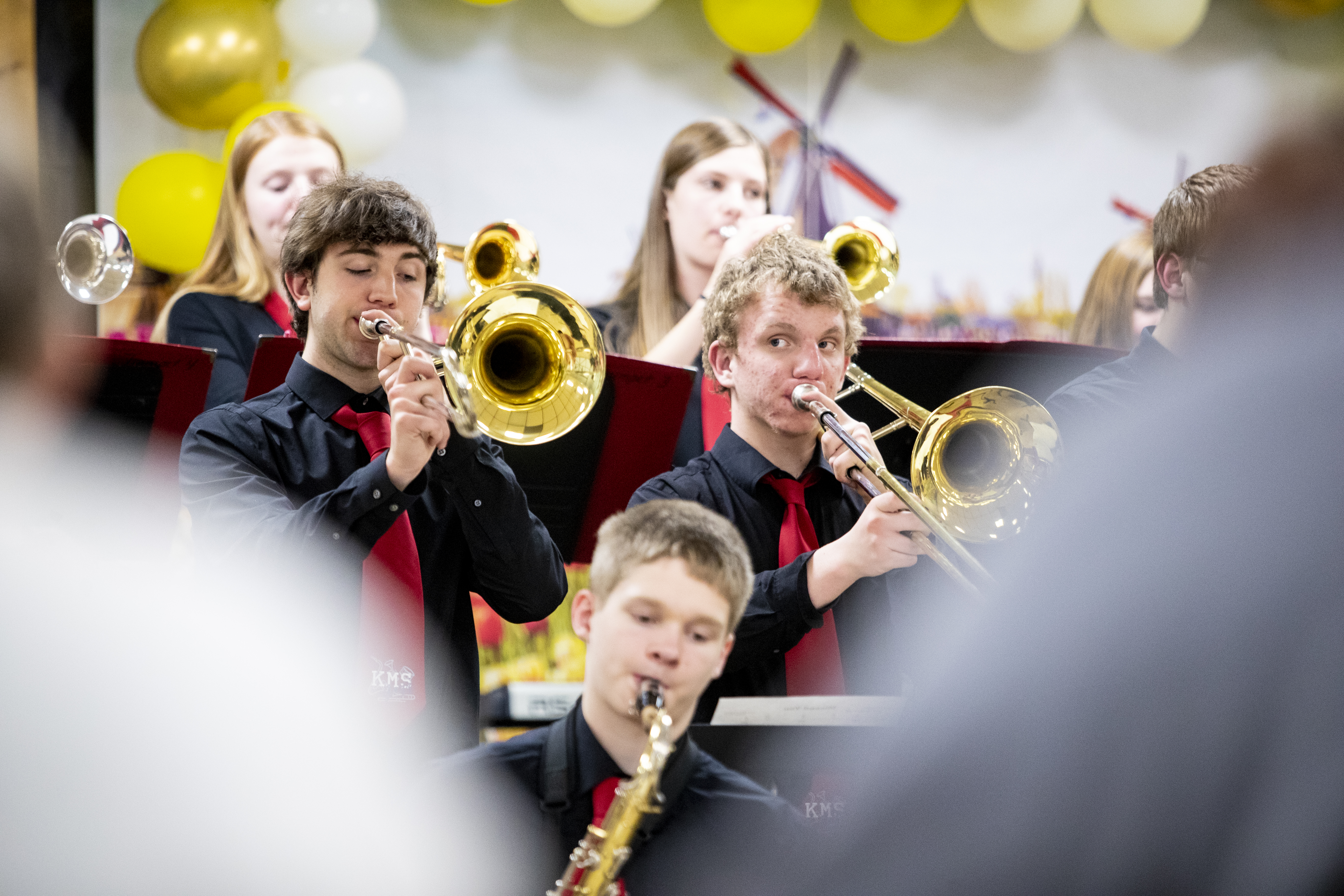 KMS students bring smooth jazz sounds to Willmar Community Center - Vimarsana News