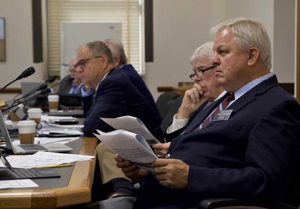 5 things to know today: Looser rules, No evidence, Early voting, Zoo wolf, Supply chain - Vimarsana News