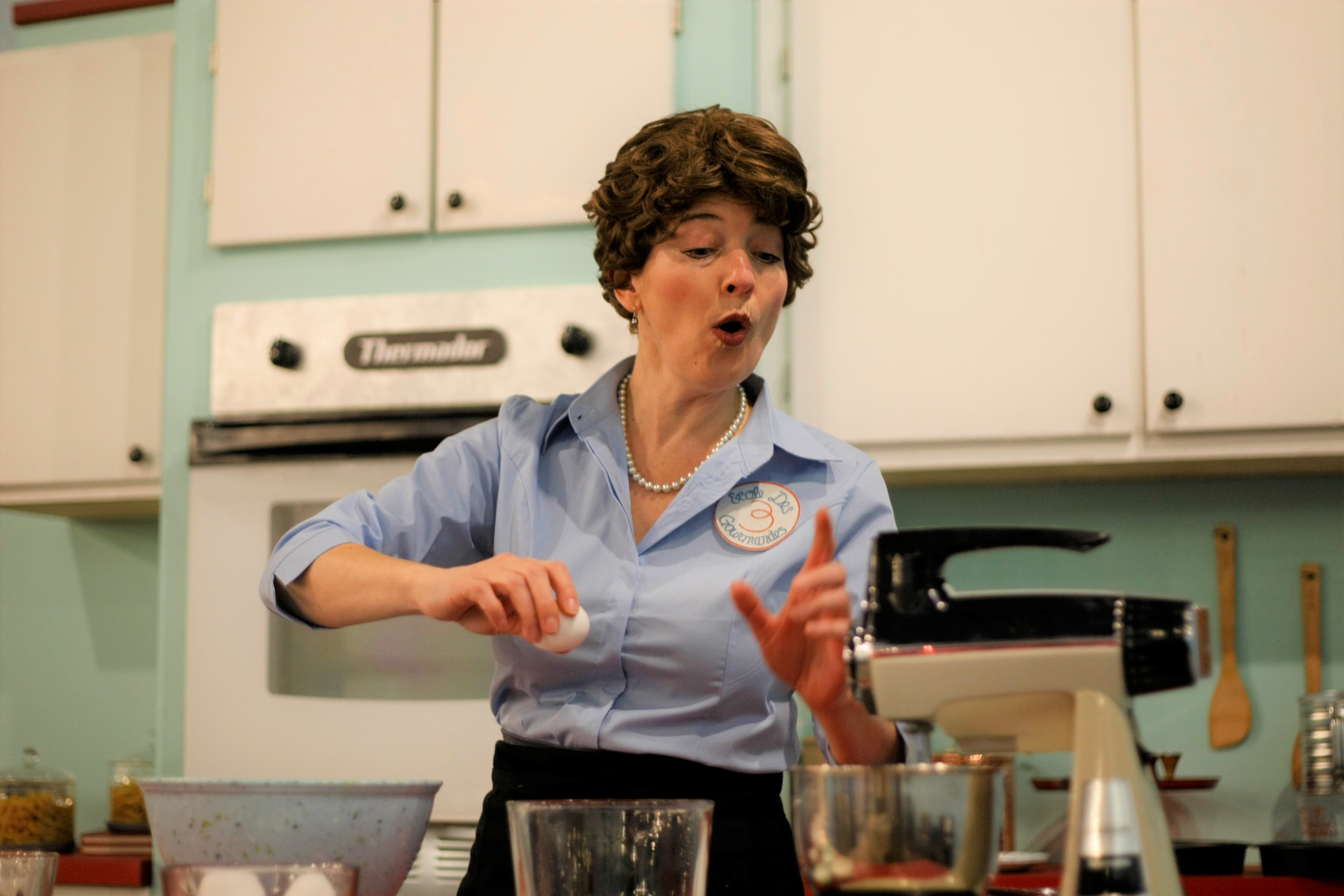 Singer Holly Janz finds Julia Child's voice, personality in FM Opera's 'Bon Appétit!' - Vimarsana News