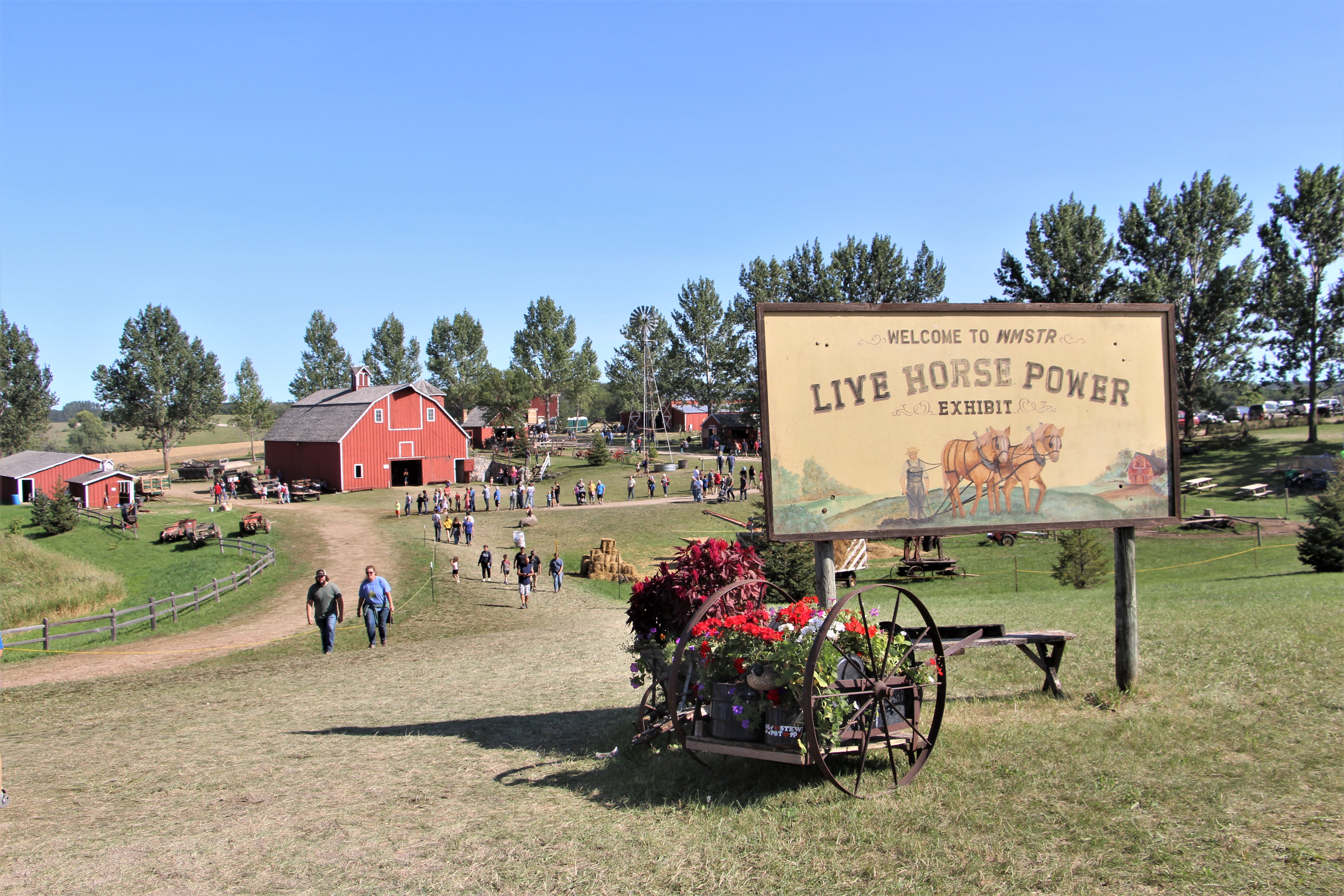 'Living history' draws thousands to Rollag for steam threshers reunion - Vimarsana News