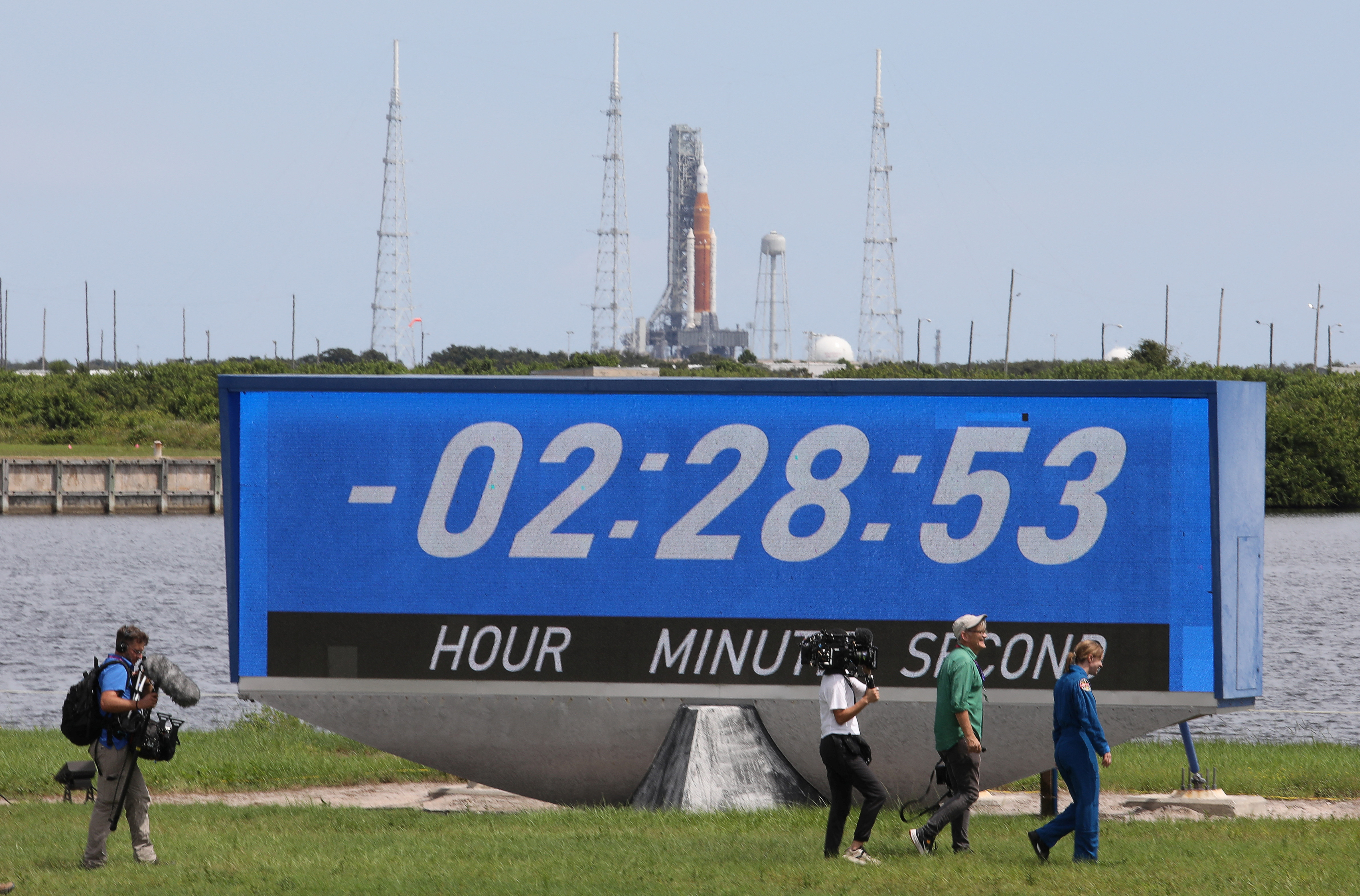 Fuel leak to delay first launch of NASA's Artemis moon rocket for weeks - Vimarsana News