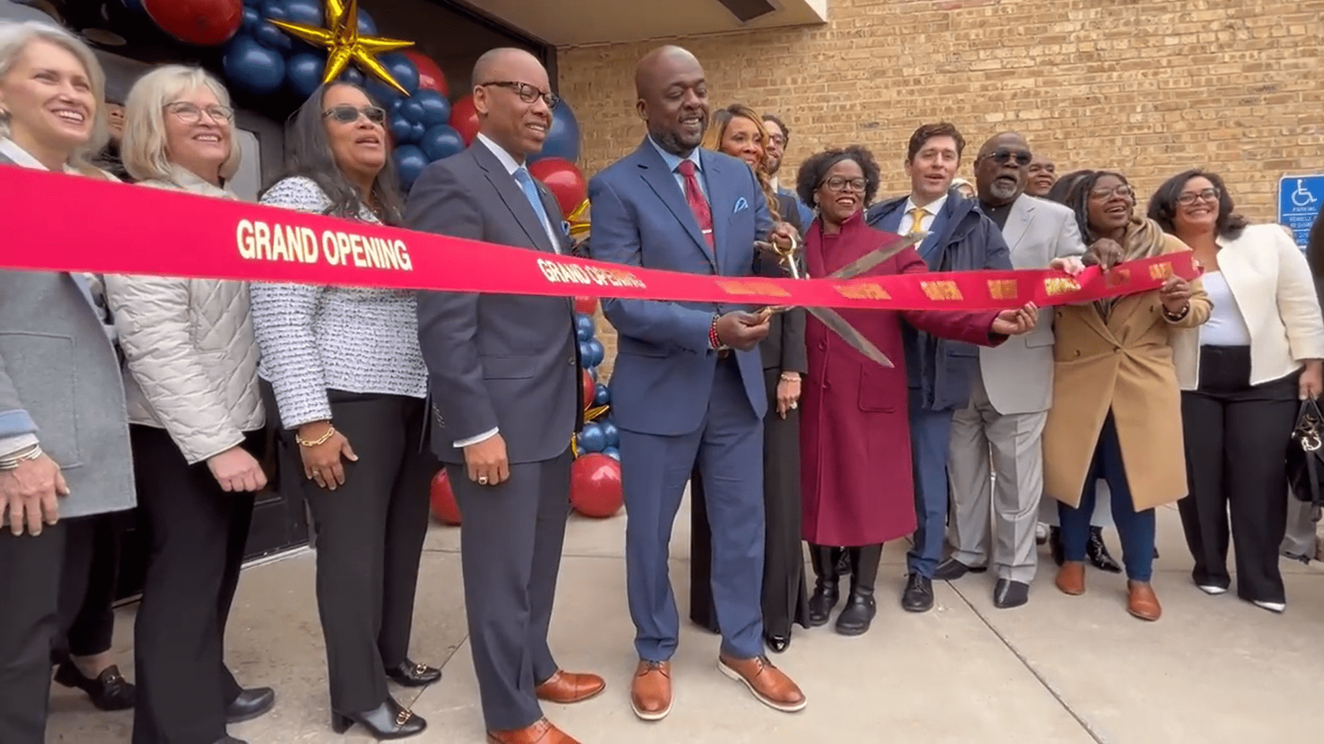 Minnesota's first Black-owned bank opens in Minneapolis - Vimarsana News