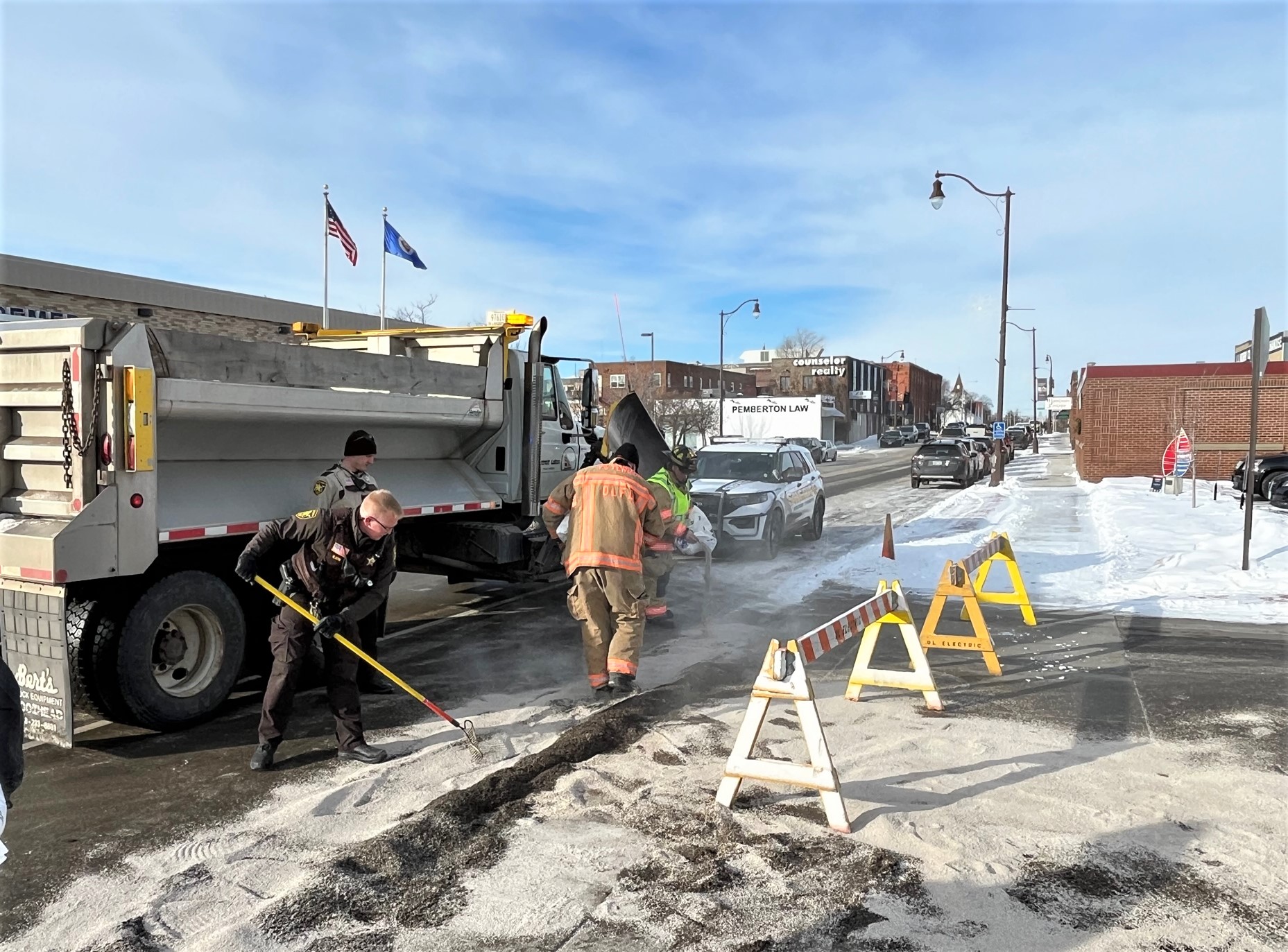 Emergency crews clean up diesel fuel spill in downtown Detroit Lakes - Vimarsana News