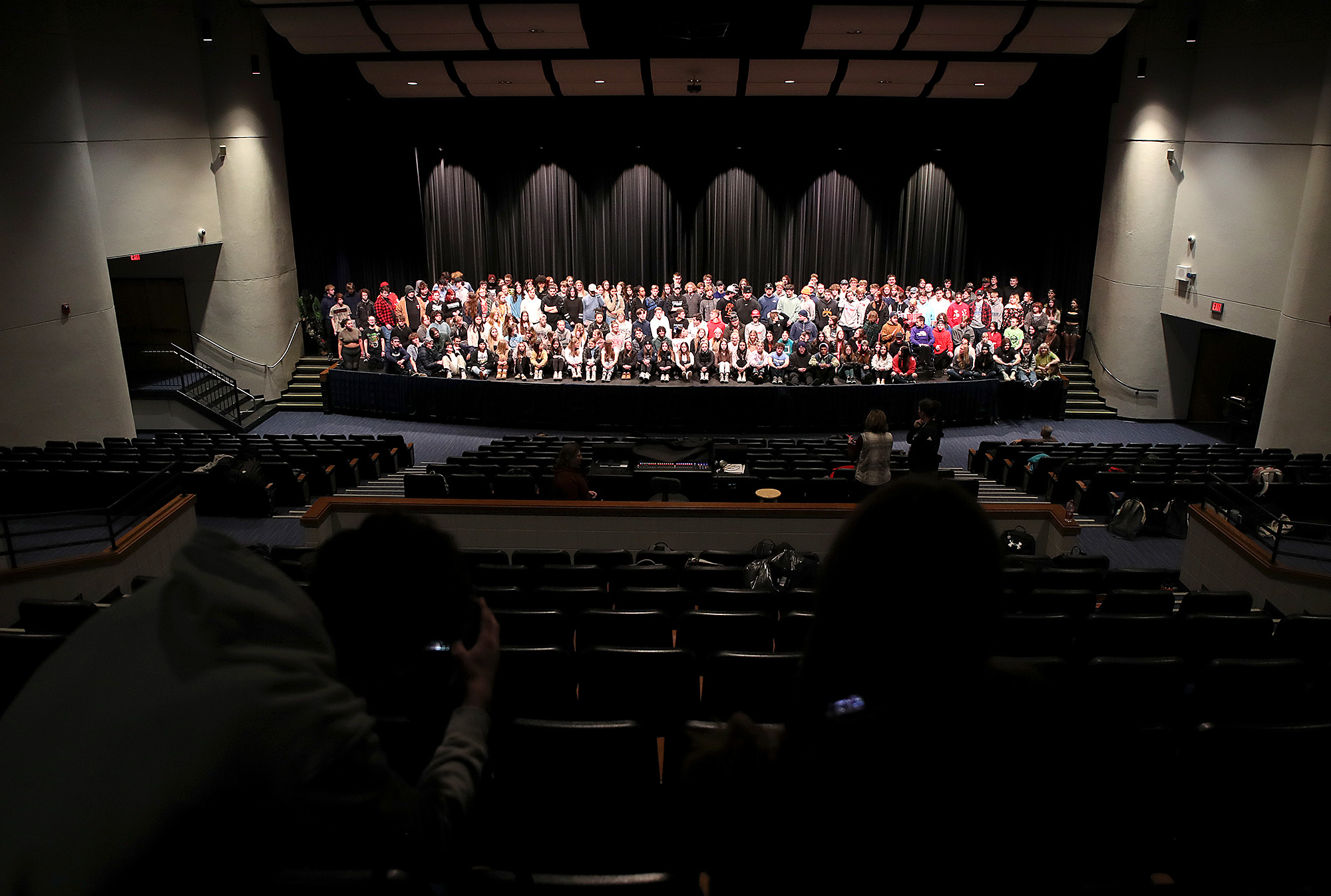 Photos: Superior High School class of 2023 gets photo-ready - Vimarsana News