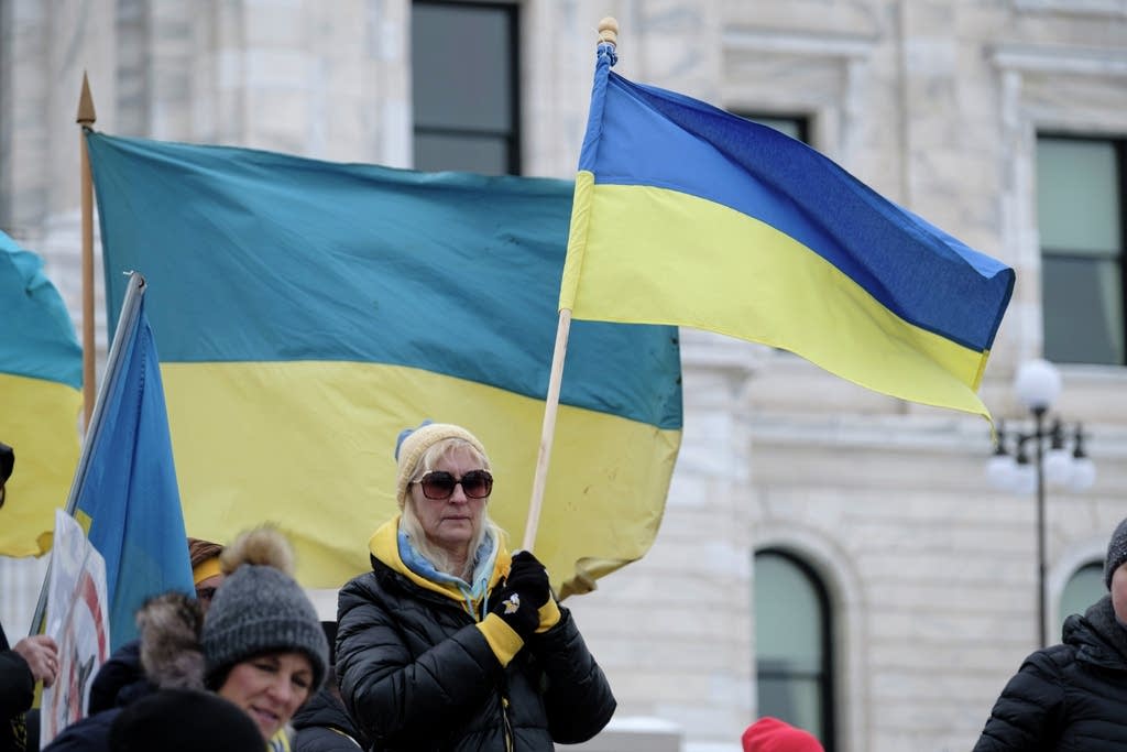 Southern Minnesota school bars Ukrainian flag display in class - Vimarsana News