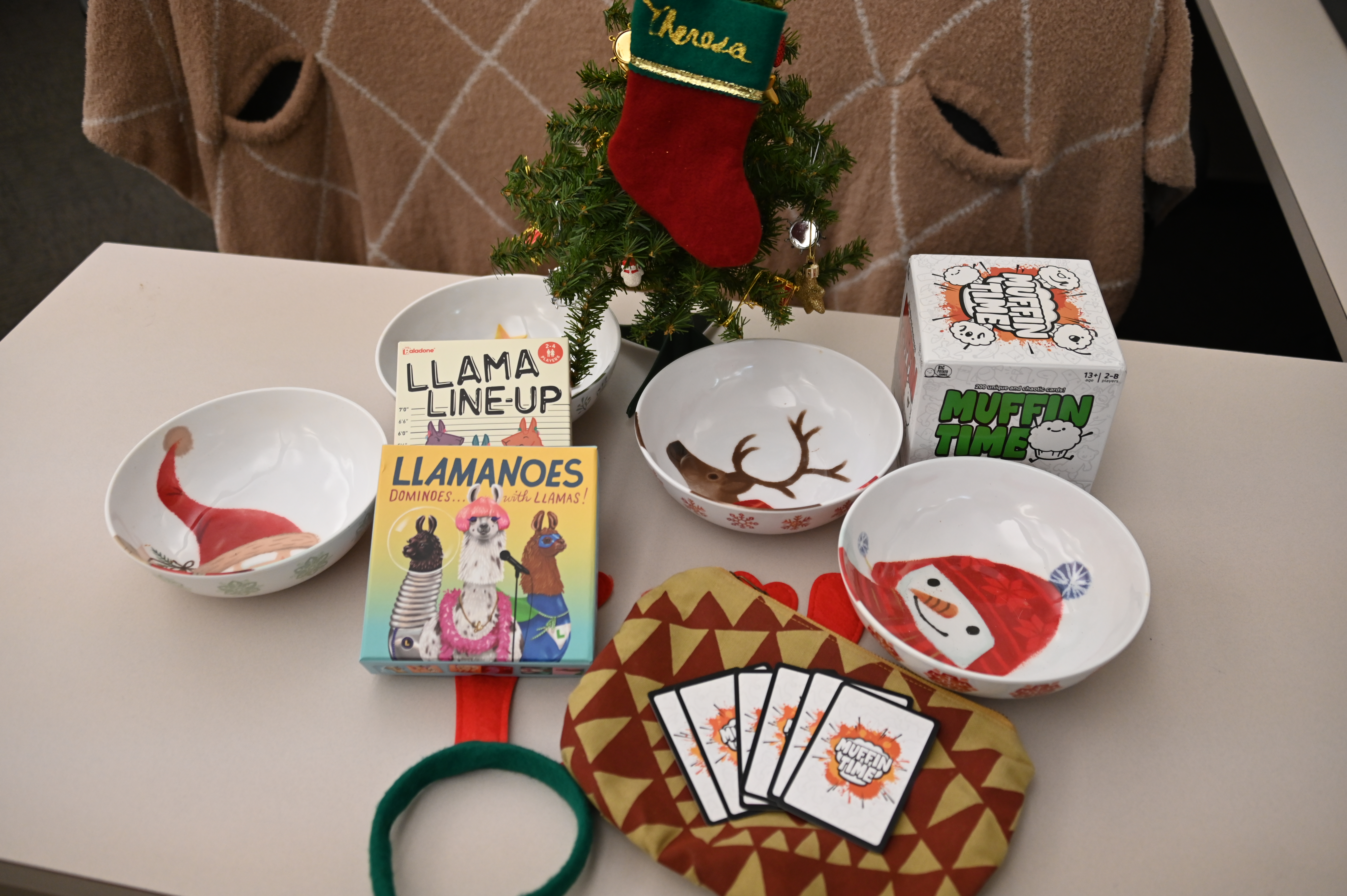 Spice up your holiday gift exchange with a fun theme - Vimarsana News