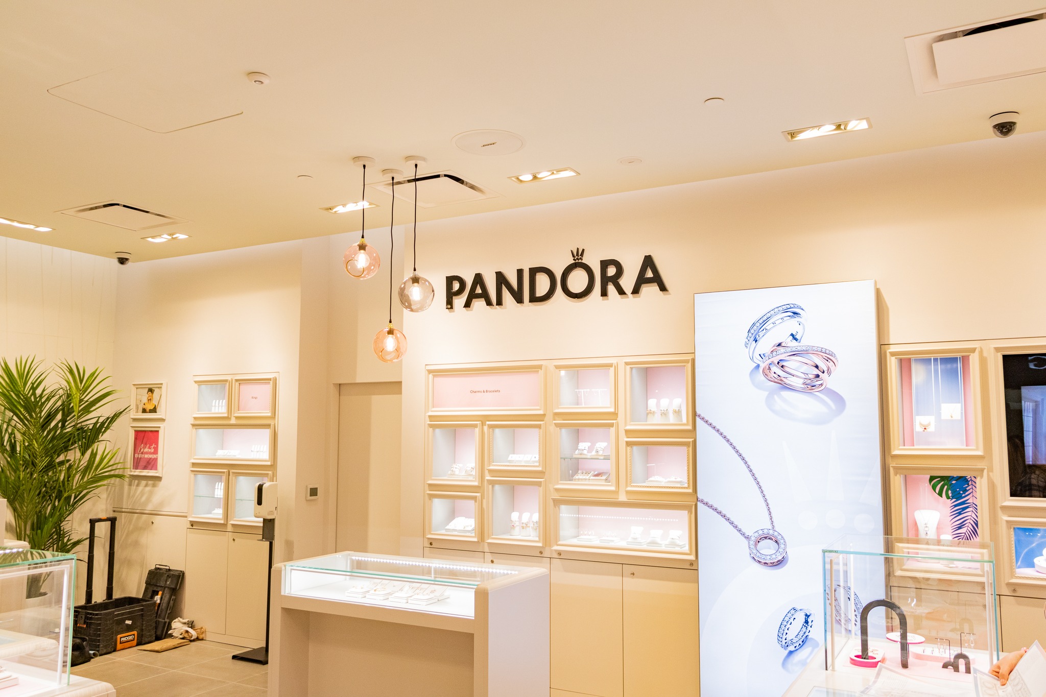 Business Buzz: Pandora now open at West Acres, Grand Farm acquires land near Casselton, and more - Vimarsana News