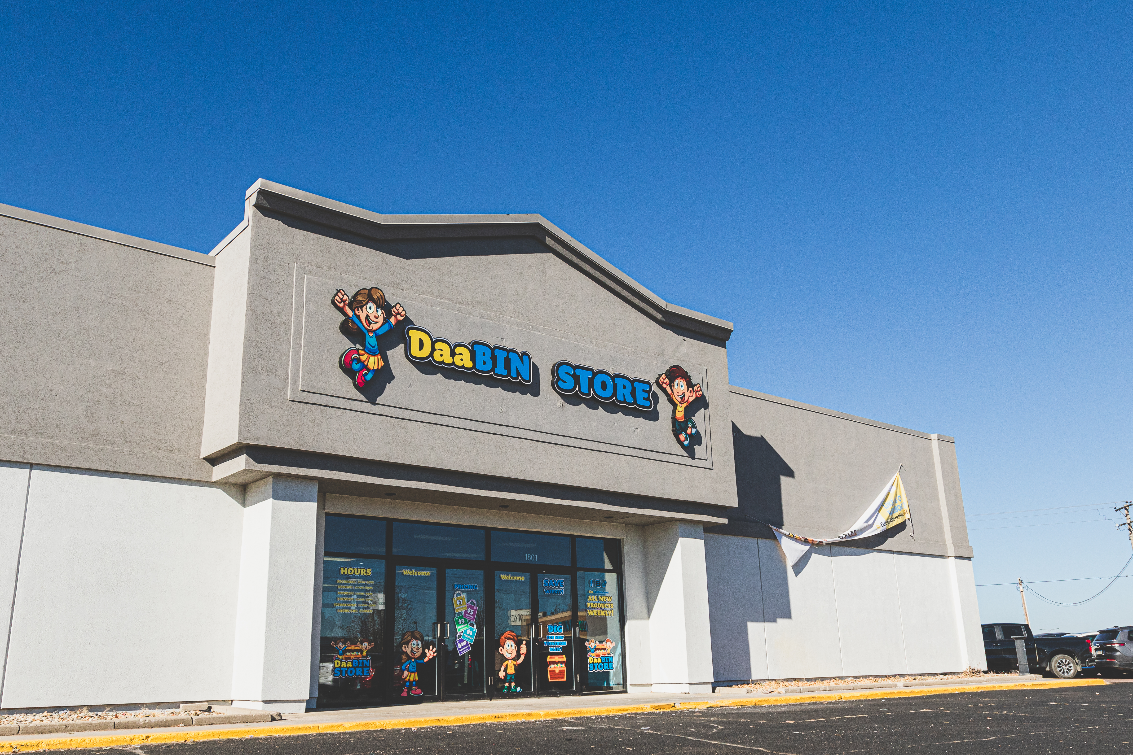 The bins are in: Mitchell shoppers flock to new store following grand opening - Vimarsana News