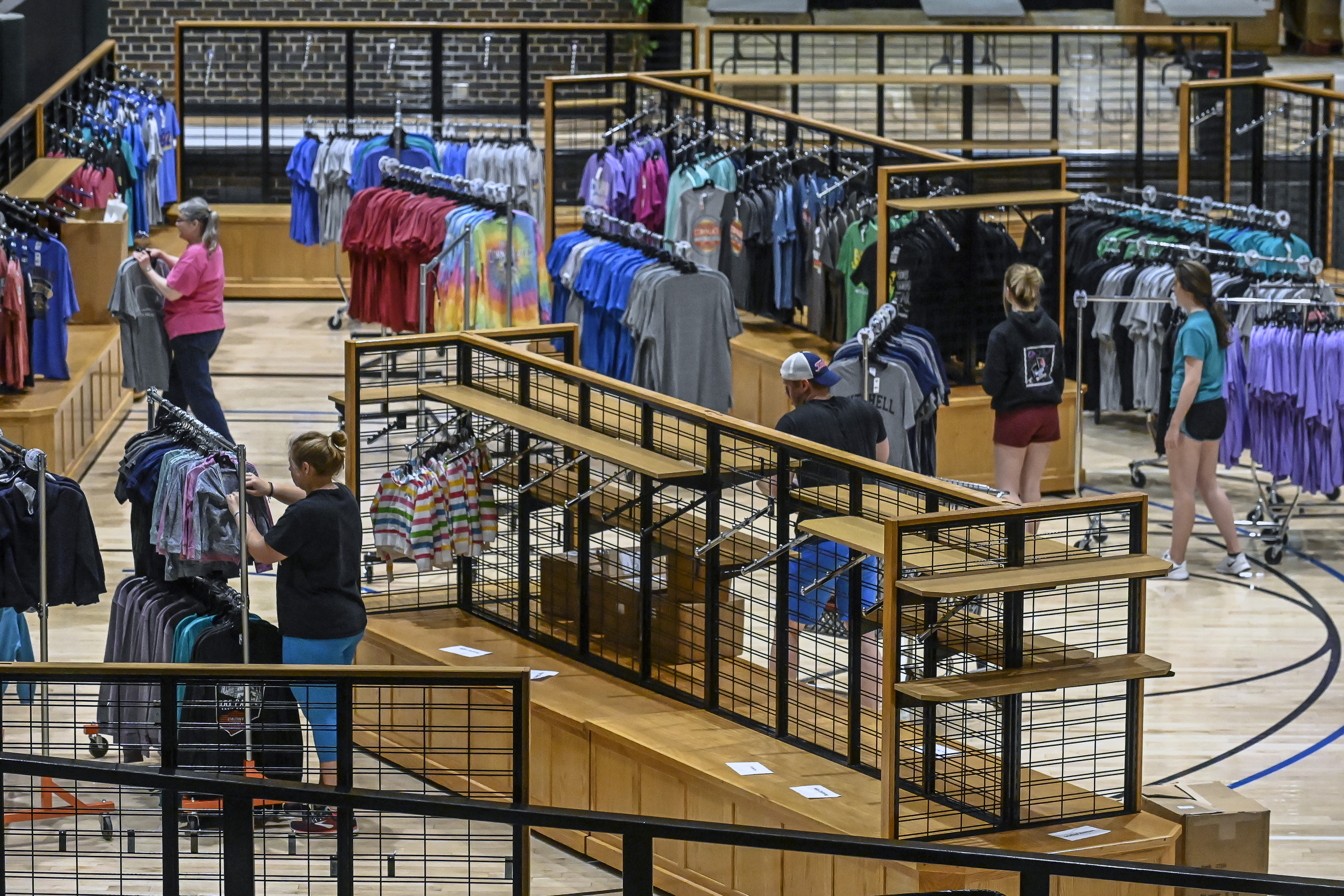 City seeking to take over summer Corn Palace gift shop by ending agreement with Chamber of Commerce - Vimarsana News