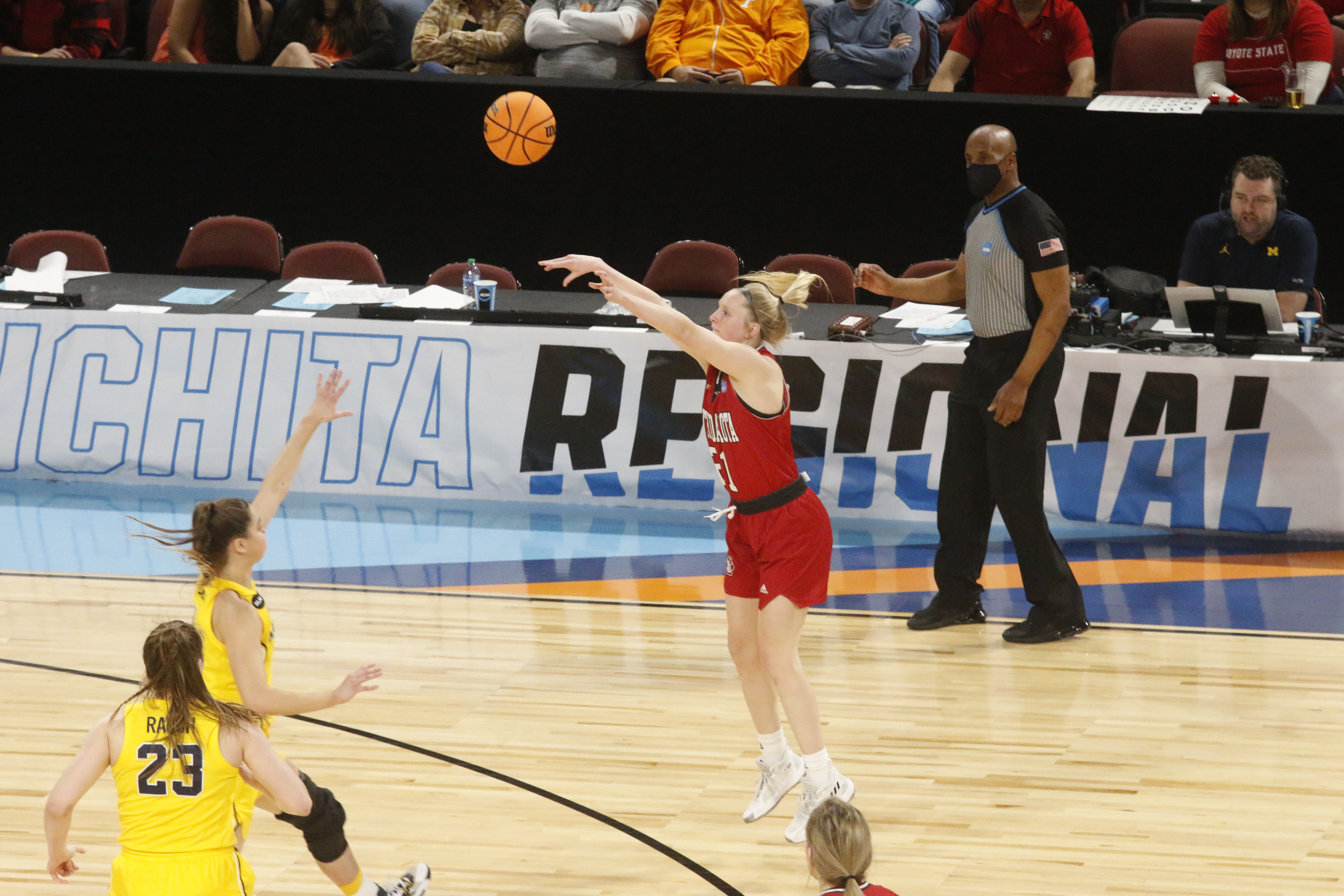 Following Sweet 16 appearance, South Dakota women's basketball to write next chapter under Kayla Karius - Vimarsana News