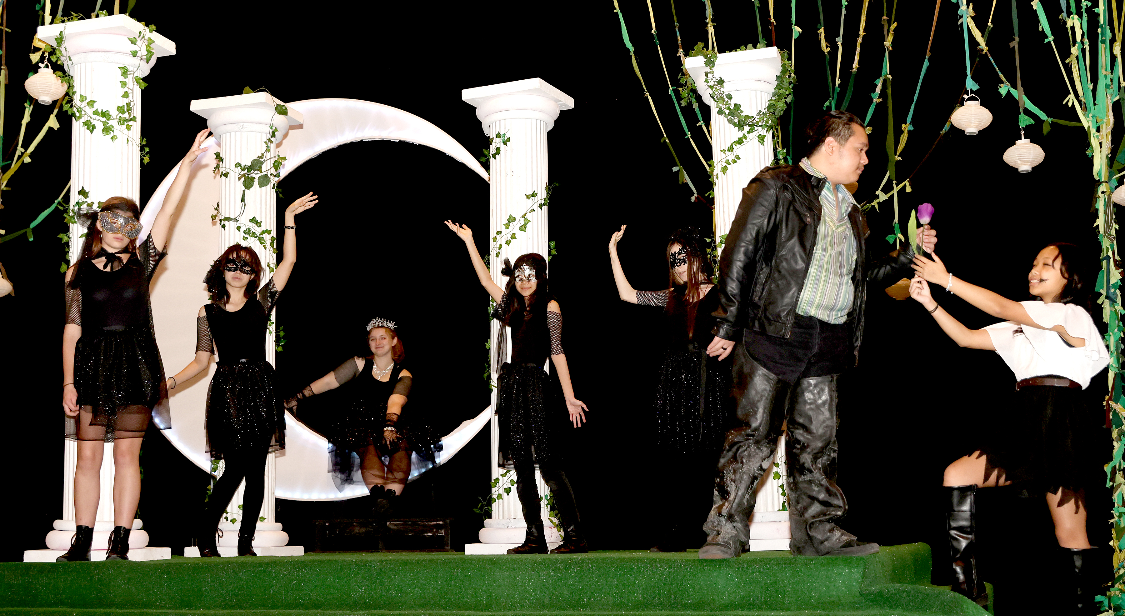 WHS students bring laughter, zany antics to Memorial Auditorium with 'A Midsummer Night's Dream' - Vimarsana News
