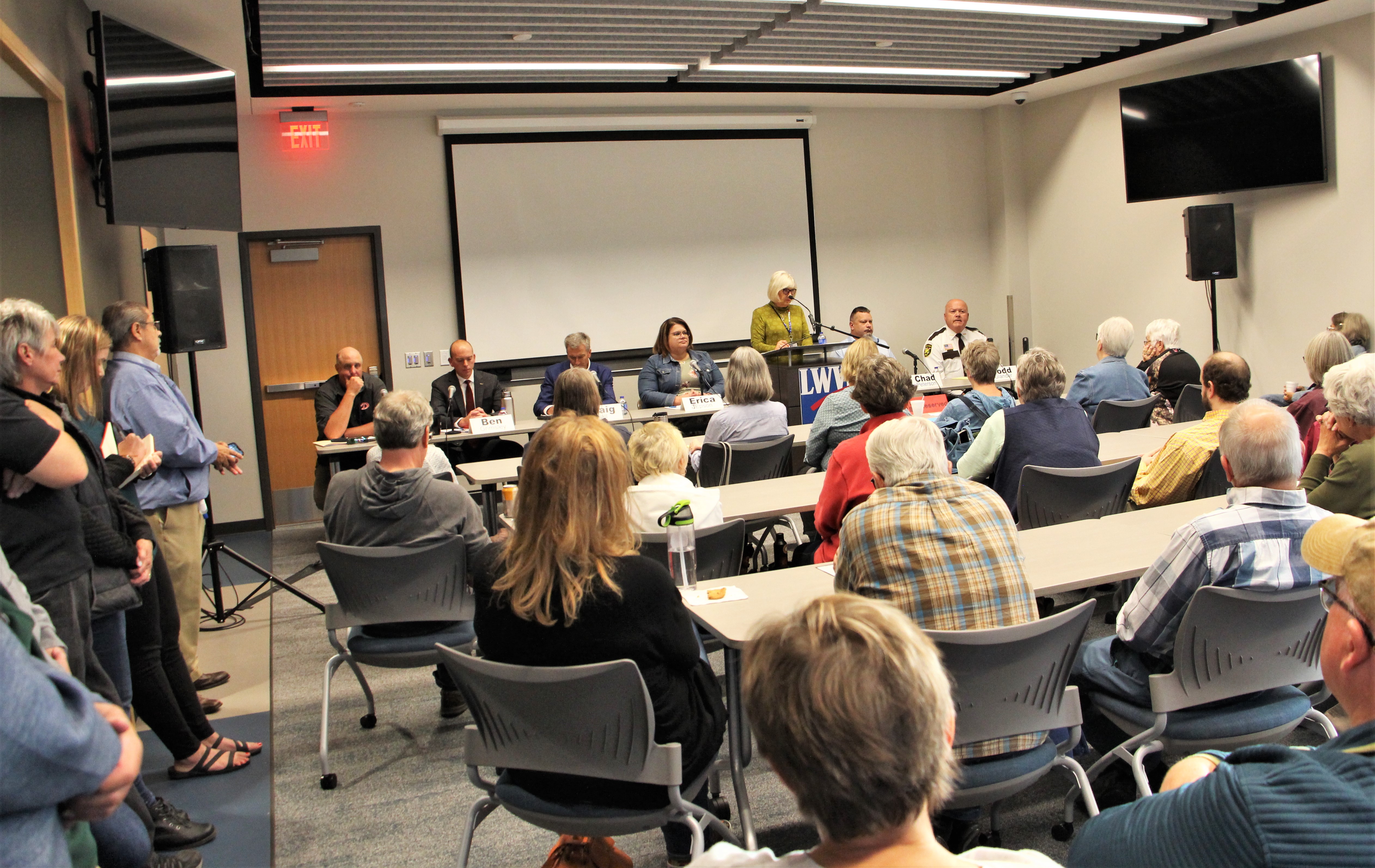 Becker County Sheriff candidates face tough questions at public forum, both praised current deputies - Vimarsana News