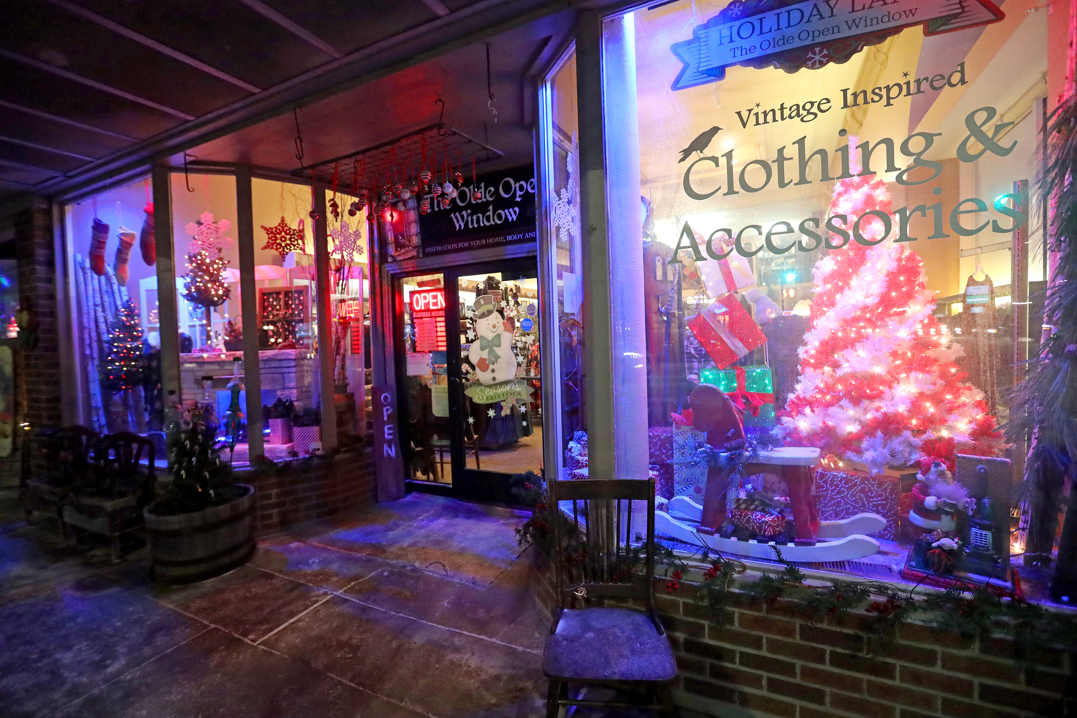 Olde Open Window bests downtown businesses in Window Walk - Vimarsana News