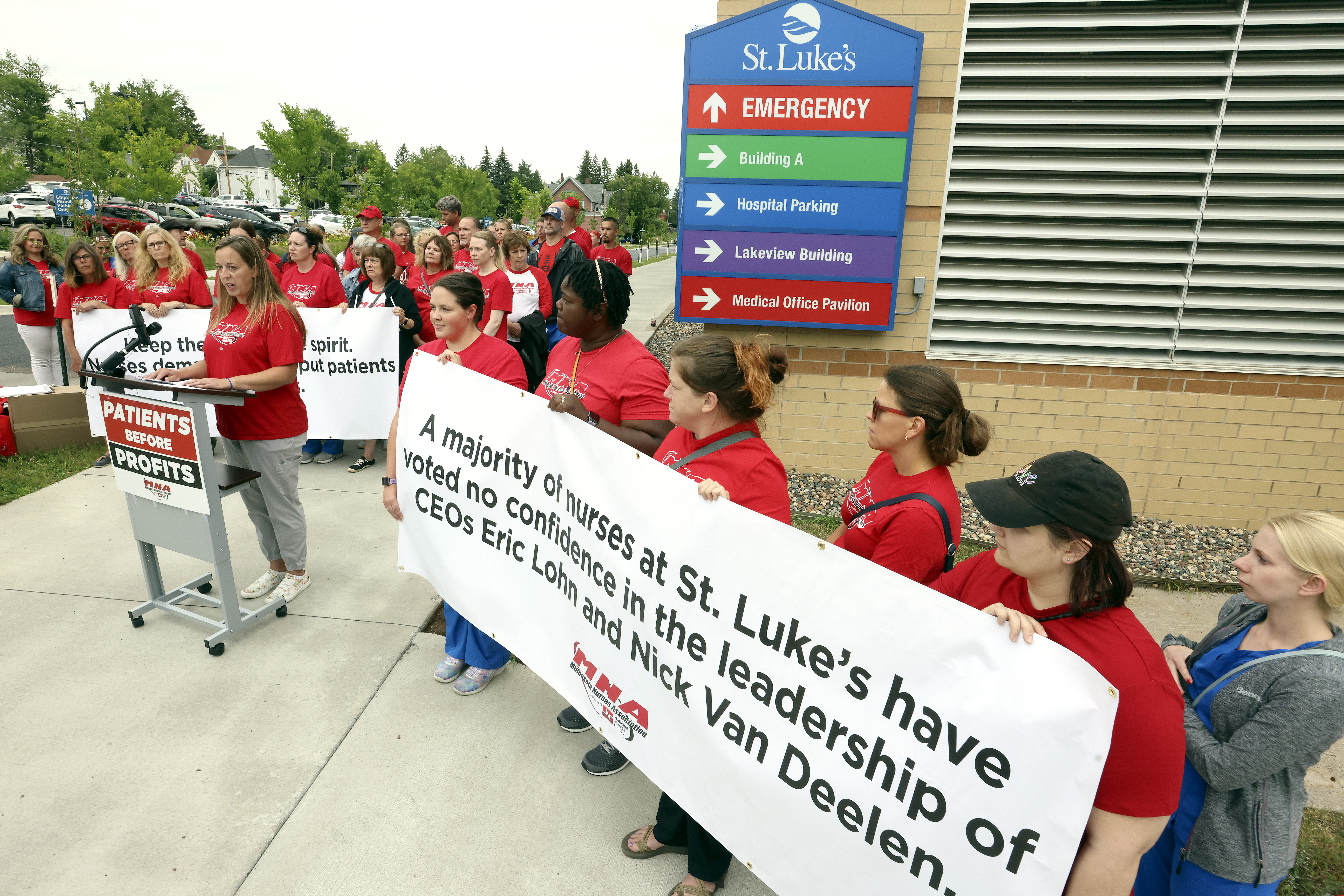 St. Luke's nurses vote 'no confidence' toward CEOs - Vimarsana News