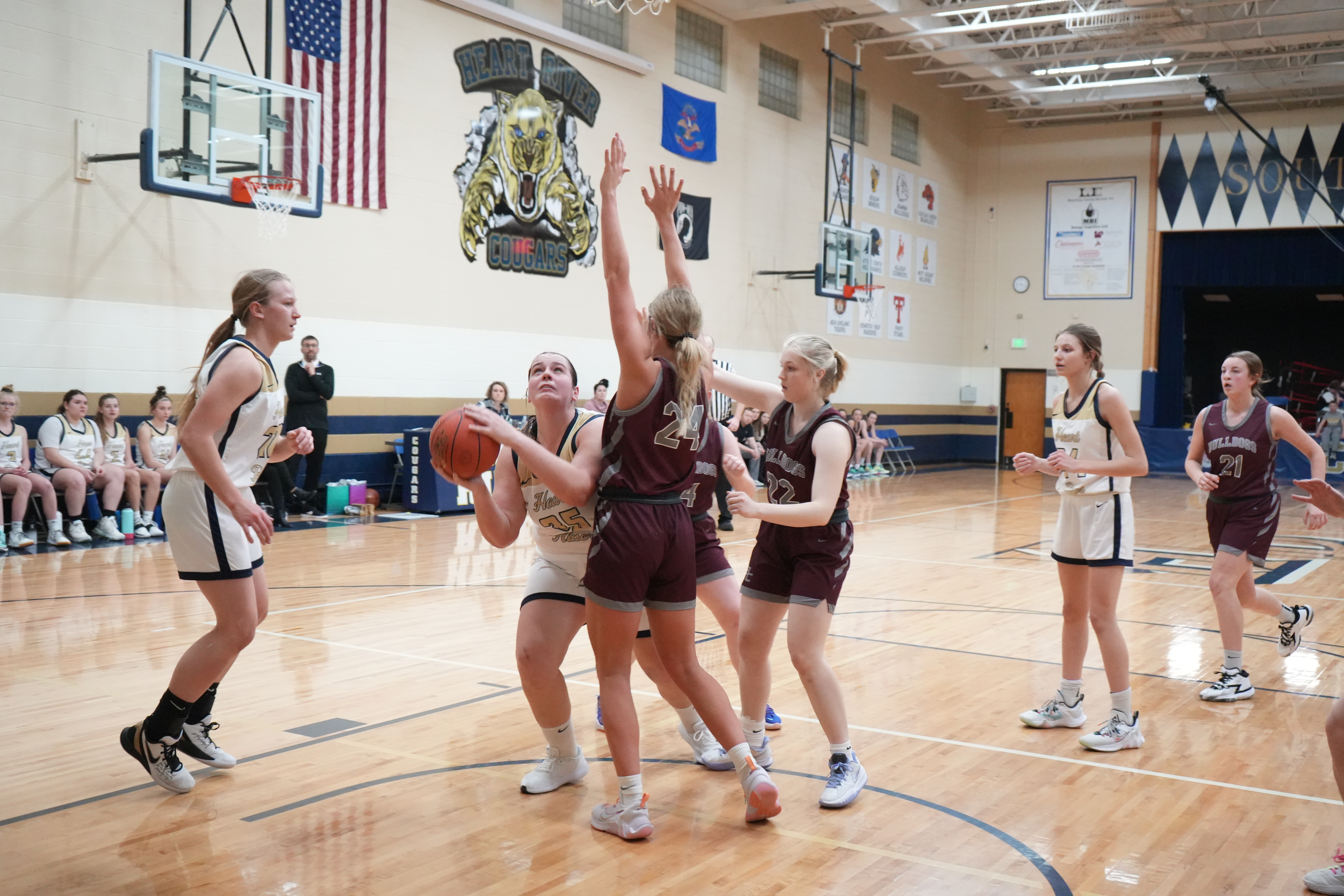 Bulldogs offense too much to handle for Cougars - Vimarsana News