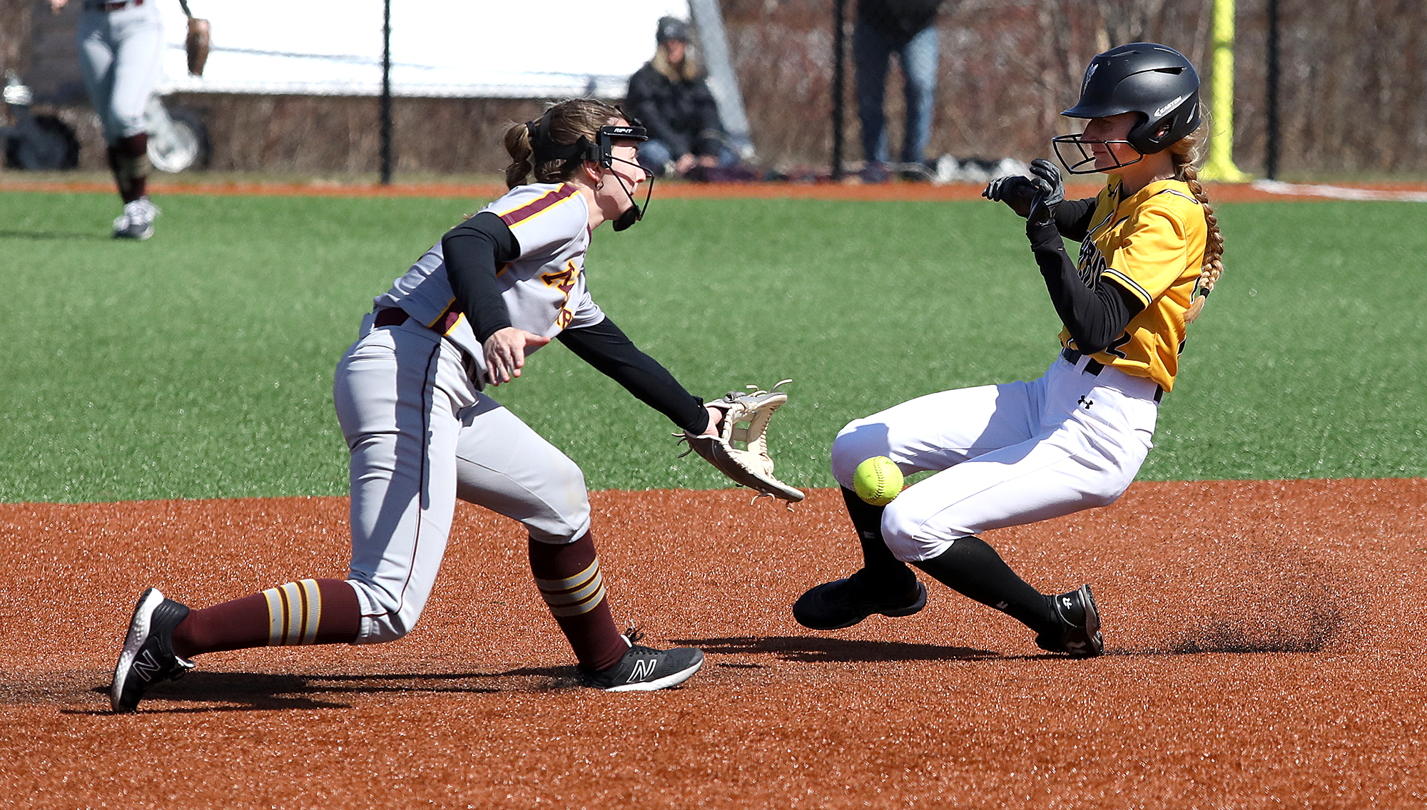 College softball: After shocking loss, 'Jackets buzz back in UMAC tournament - Duluth News Tribune | News, weather, and sports from Duluth, Minnesota - Vimarsana News
